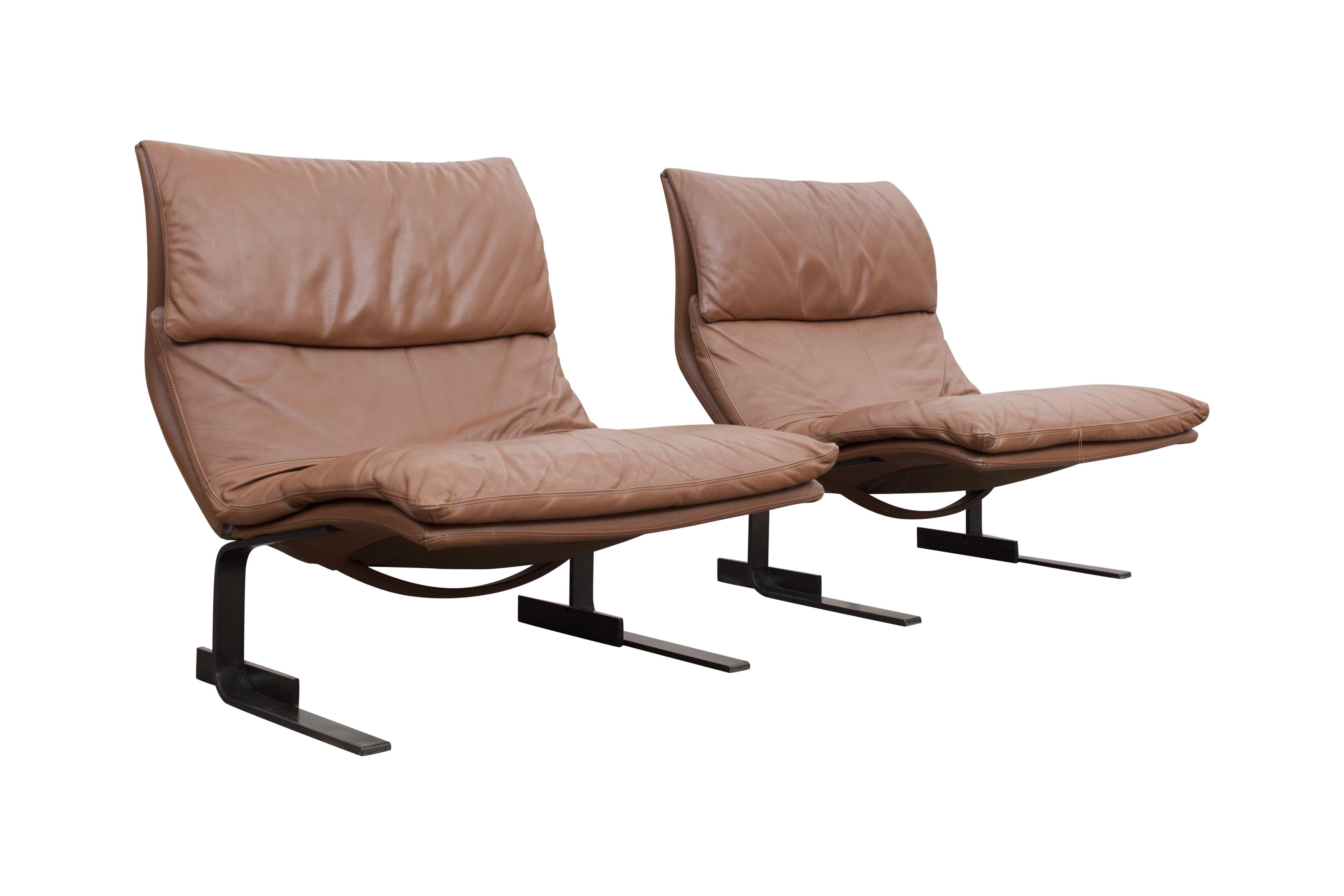 Italian Pair of Saporiti ‘Onda’ Wave Lounge Chairs by Giovanni Offeredi