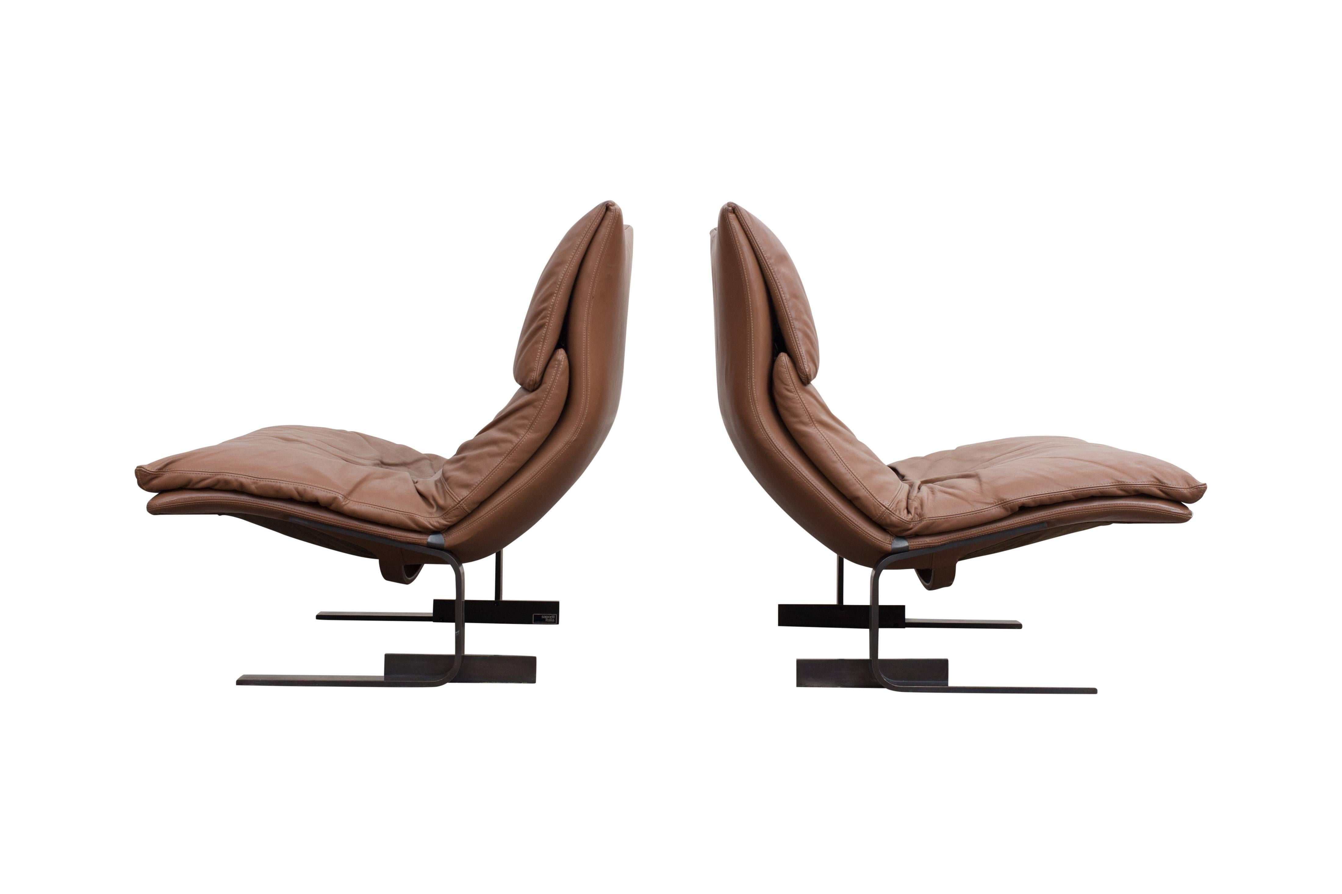 Late 20th Century Pair of Saporiti ‘Onda’ Wave Lounge Chairs by Giovanni Offeredi