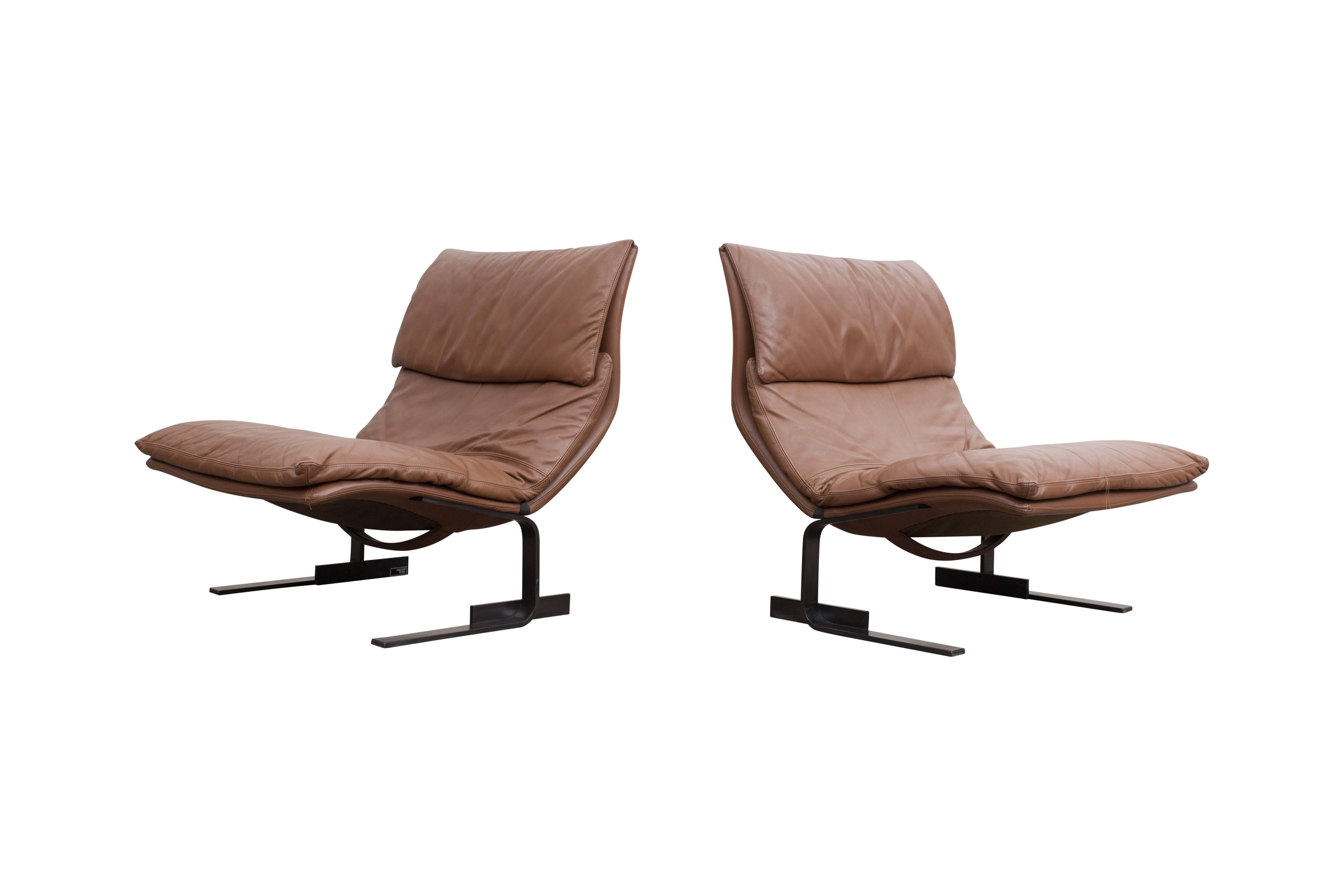 Brass Pair of Saporiti ‘Onda’ Wave Lounge Chairs by Giovanni Offeredi