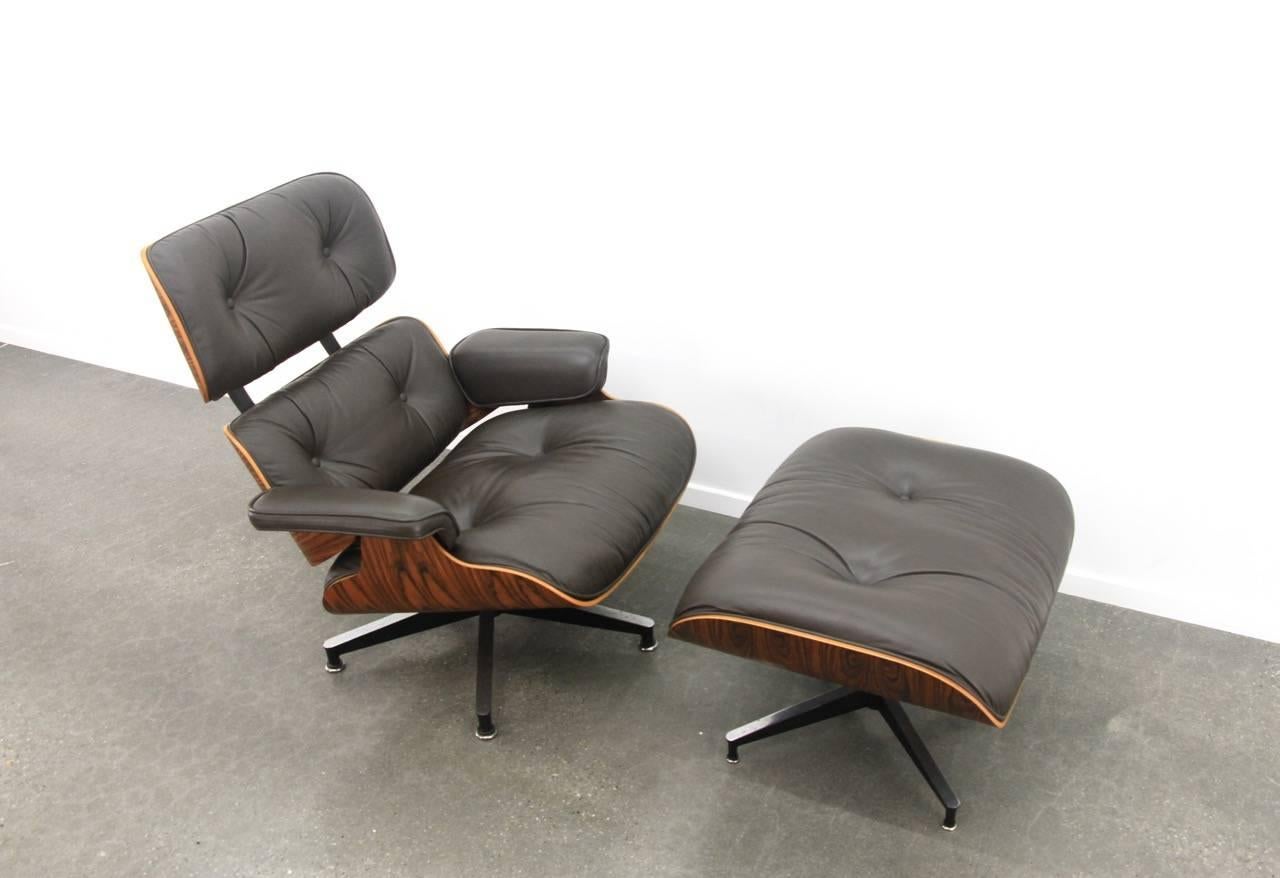 Eames Lounge Chair and Ottoman in Rosewood and Brown Leather, 1970s In Good Condition In Antwerp, BE