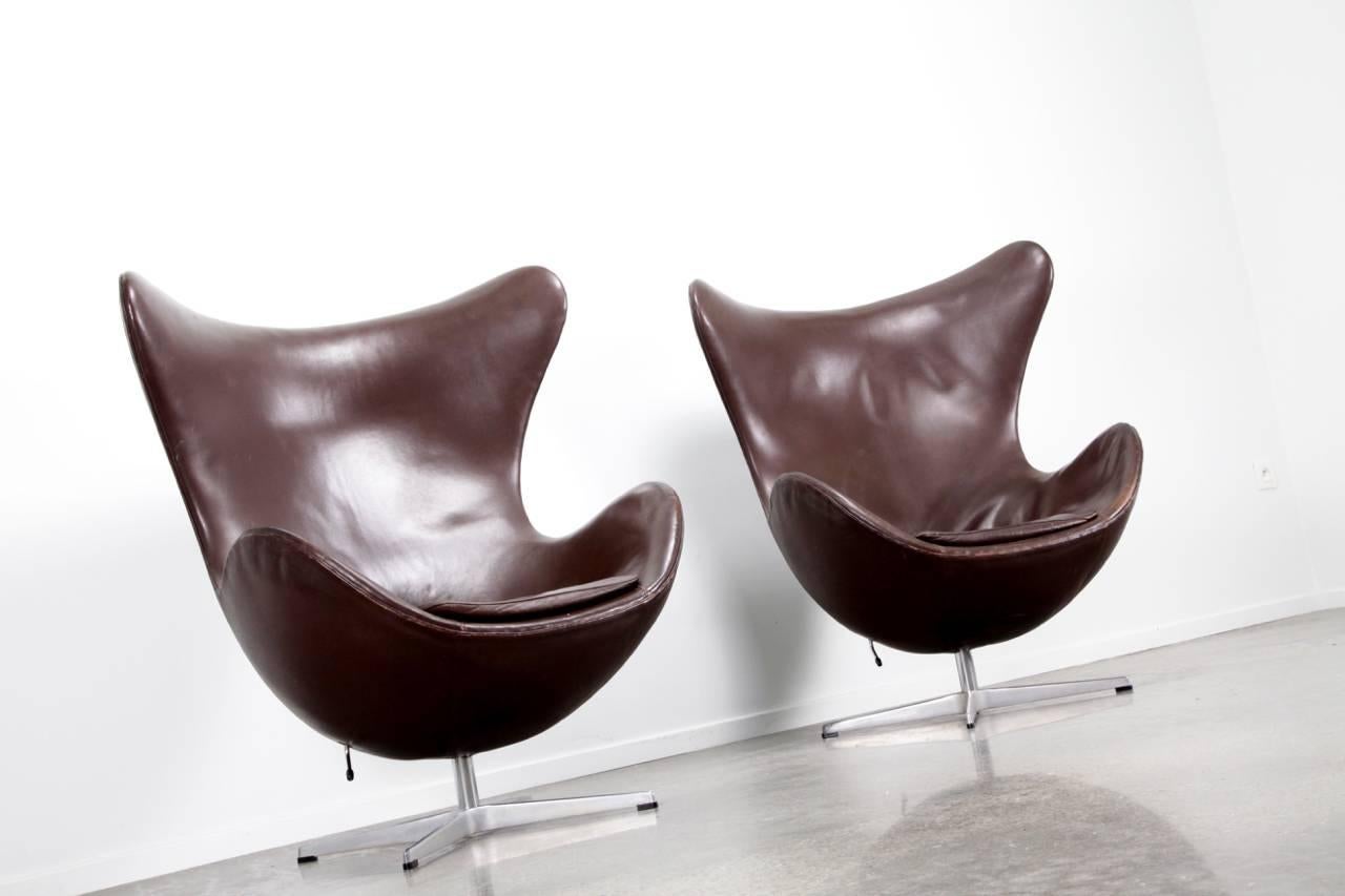 Dark Brown Egg Chair by Arne Jacobsen 1