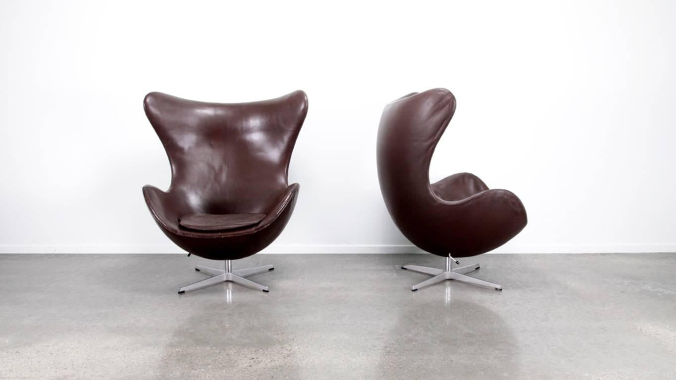 Dark Brown Egg Chair by Arne Jacobsen 2