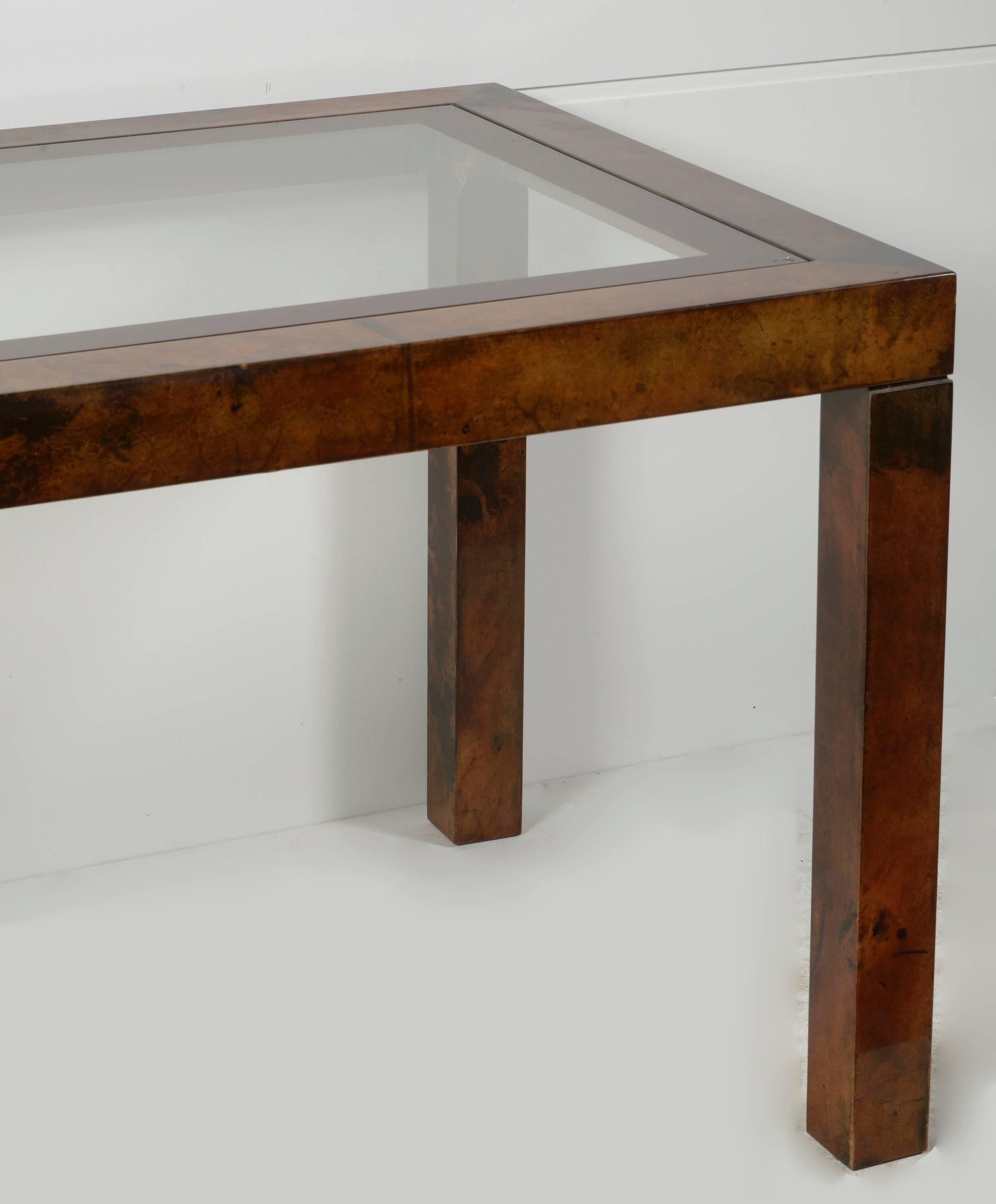 Aldo Tura Lacquered Goatskin Center or Dining Table In Excellent Condition For Sale In Brussels, BE