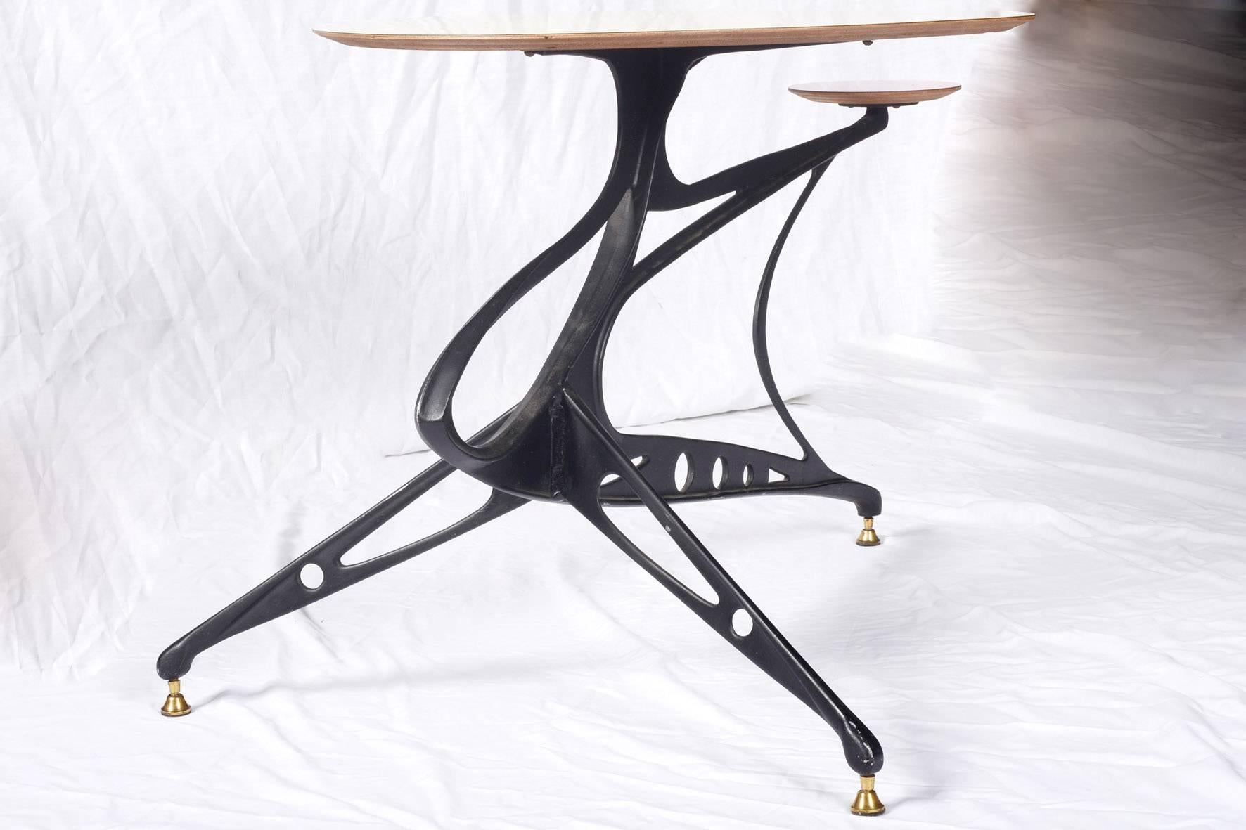 Sculptural 1950s Italian Low Table In Excellent Condition For Sale In Brussels, BE