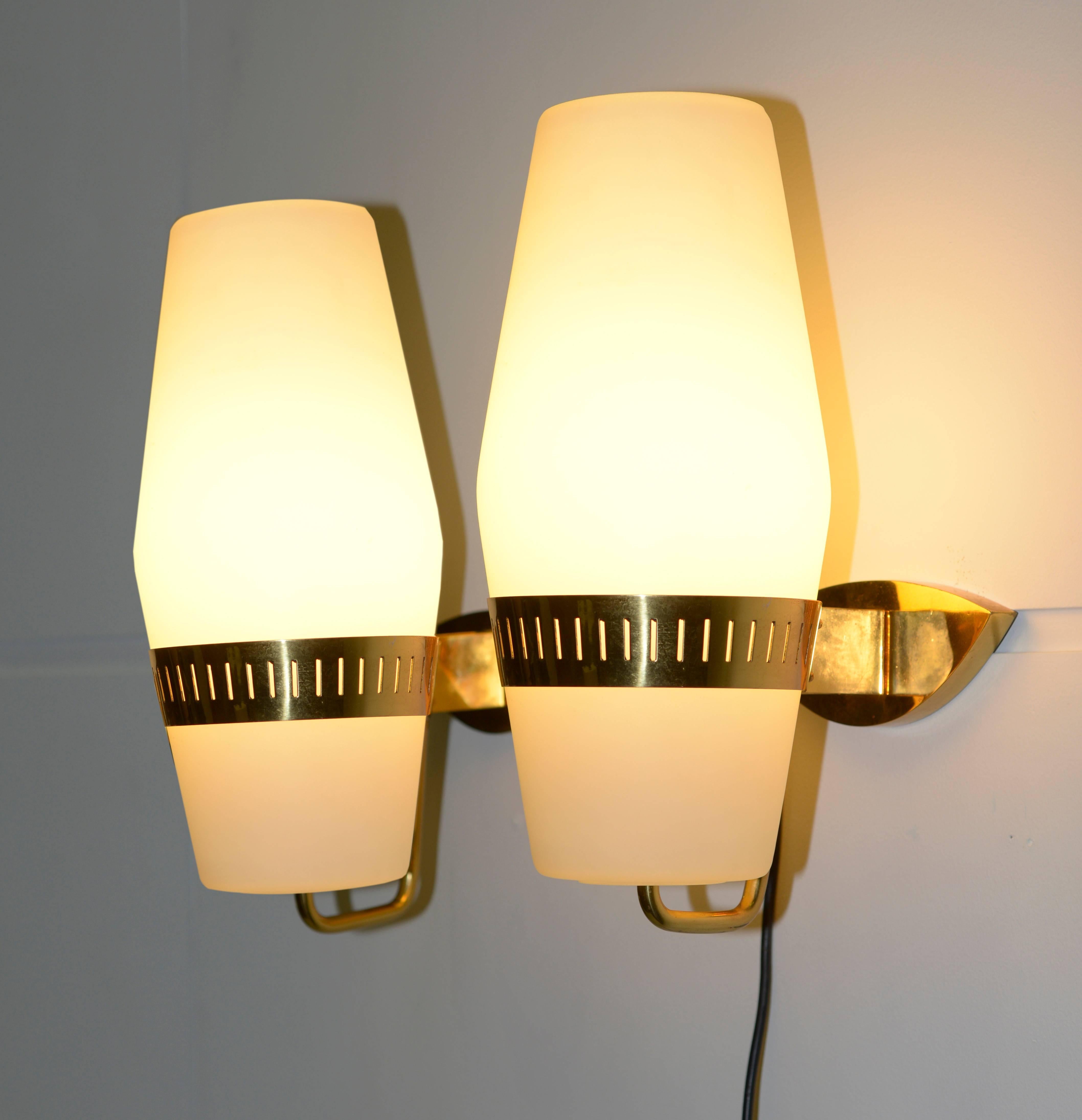 Pair of Stilnovo Wall Lights In Excellent Condition For Sale In Brussels, BE