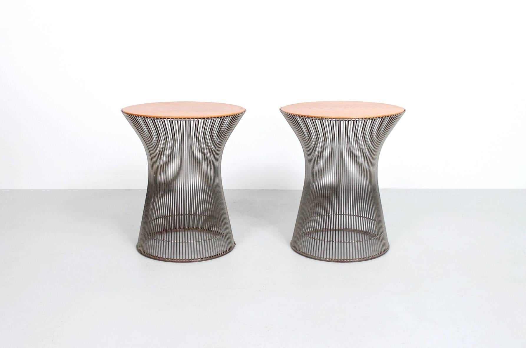 Iconic pair of side tables by Warren Platner for Knoll. These examples in chrome wire with oak tops.

____

We're offering our customers free domestic shipping on all items during the current health crisis. We will also offer free or deeply
