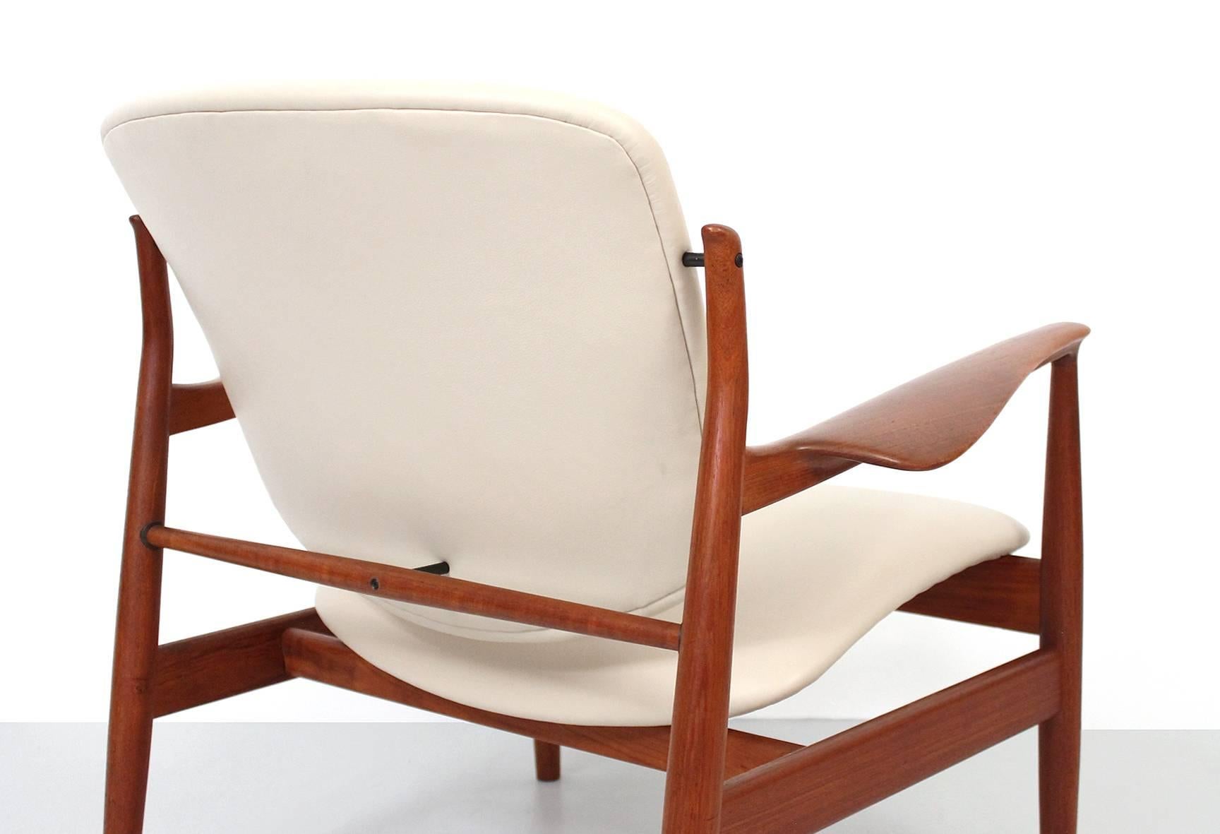 Leather Pair of Lounge Chairs by Finn Juhl
