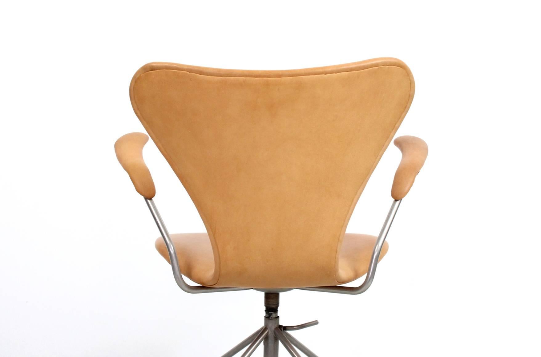Mid-20th Century Sevener Desk Chair by Arne Jacobsen