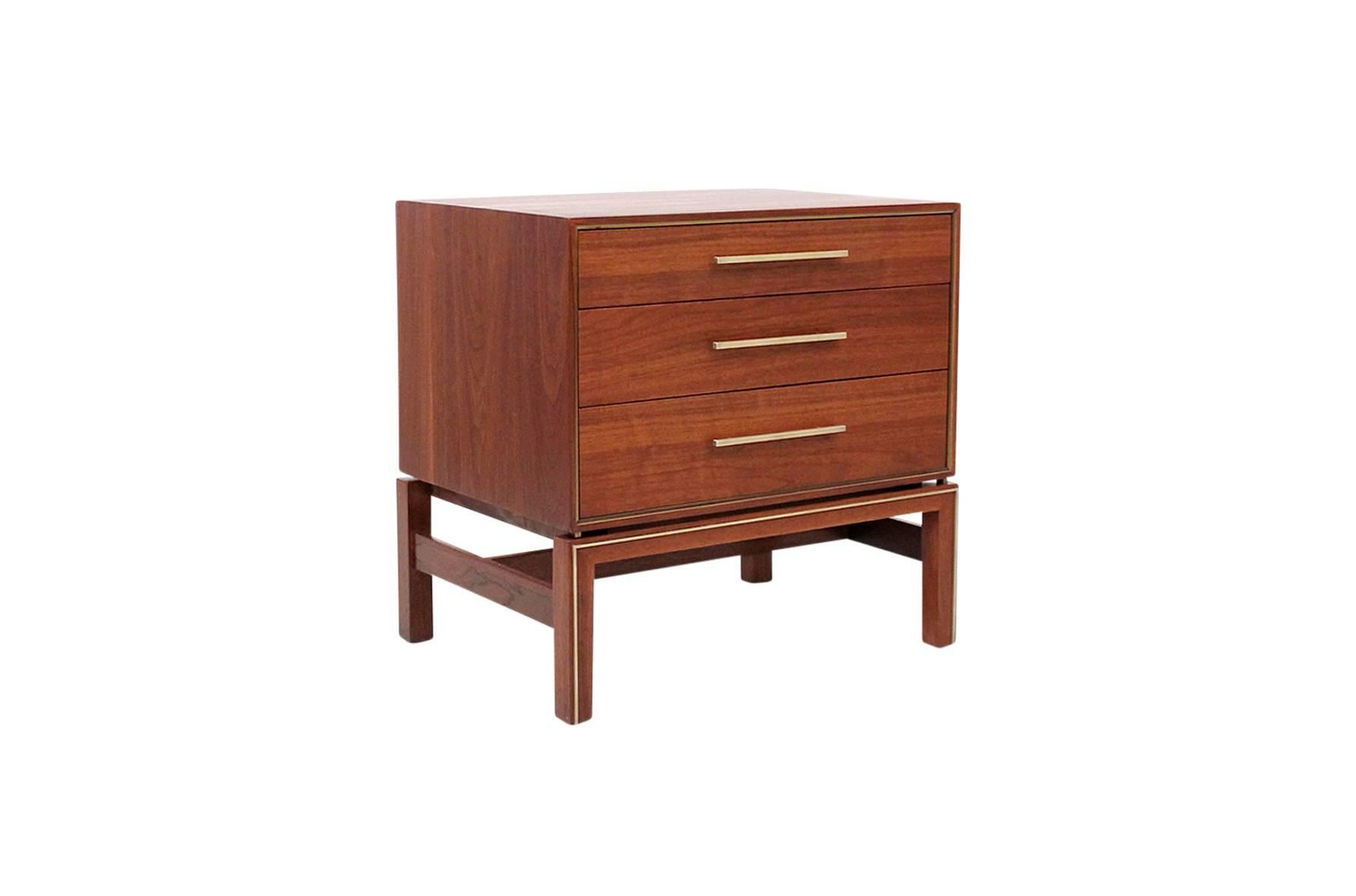 Mid-Century Modern Pair of Nightstands by Johnson Furniture