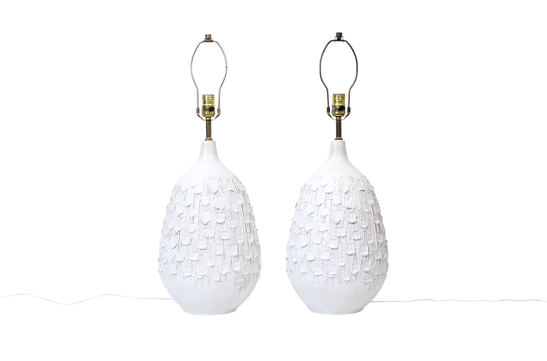 Mid-Century Modern Pair of Incised White Ceramic Lamps