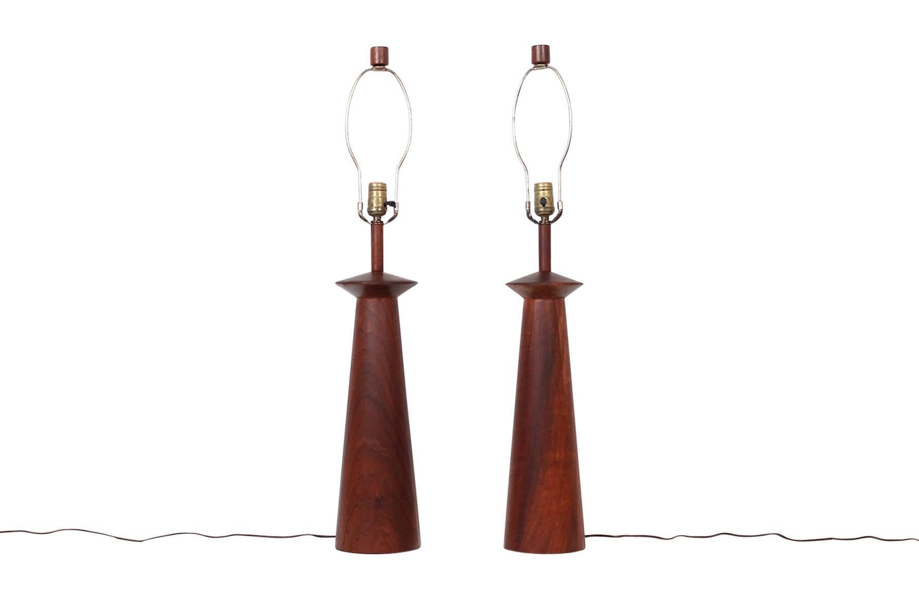 Mid-Century Modern Pair of Walnut Table Lamps by Martz