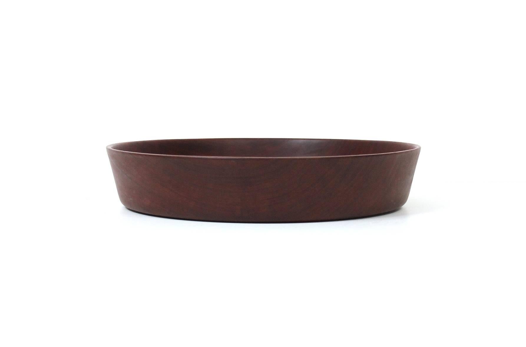 Large Turned Wood Centerpiece Bowl by William Frost In Good Condition In Waltham, MA