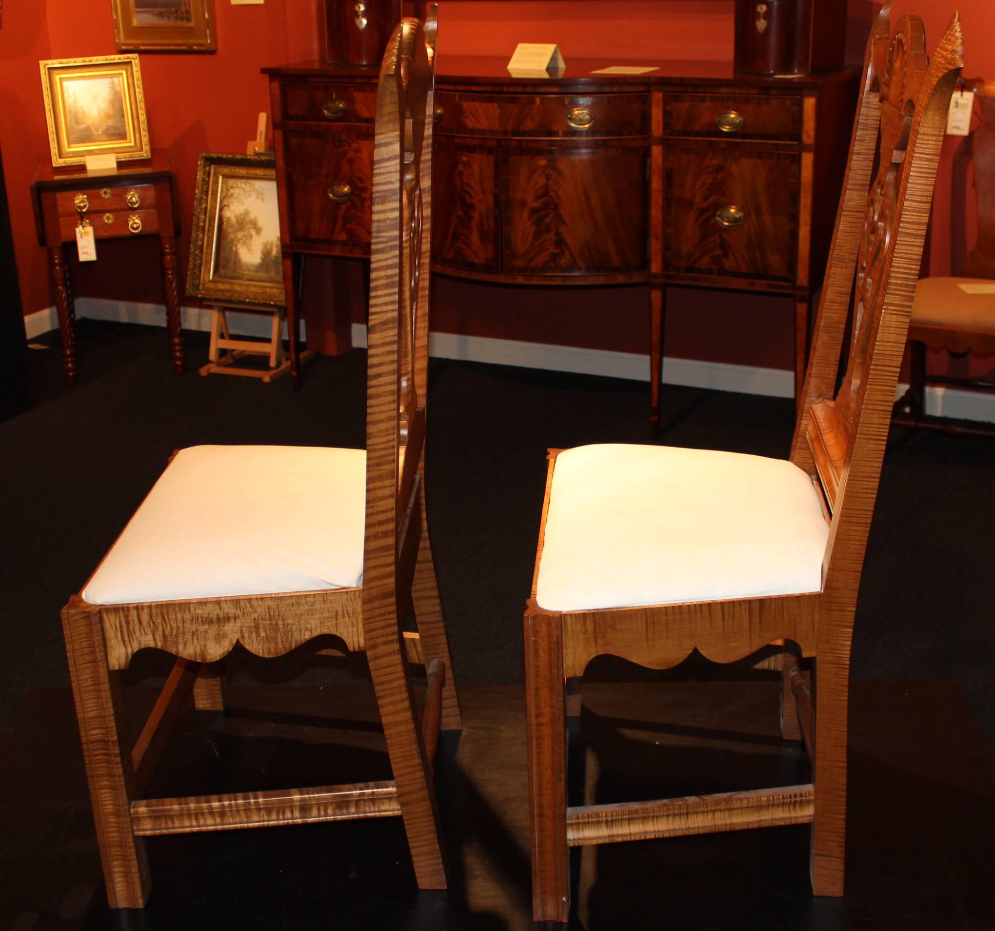 Pair of Exceptional Donald Dunlap Tiger Maple Carved Side Chairs In Excellent Condition In Milford, NH