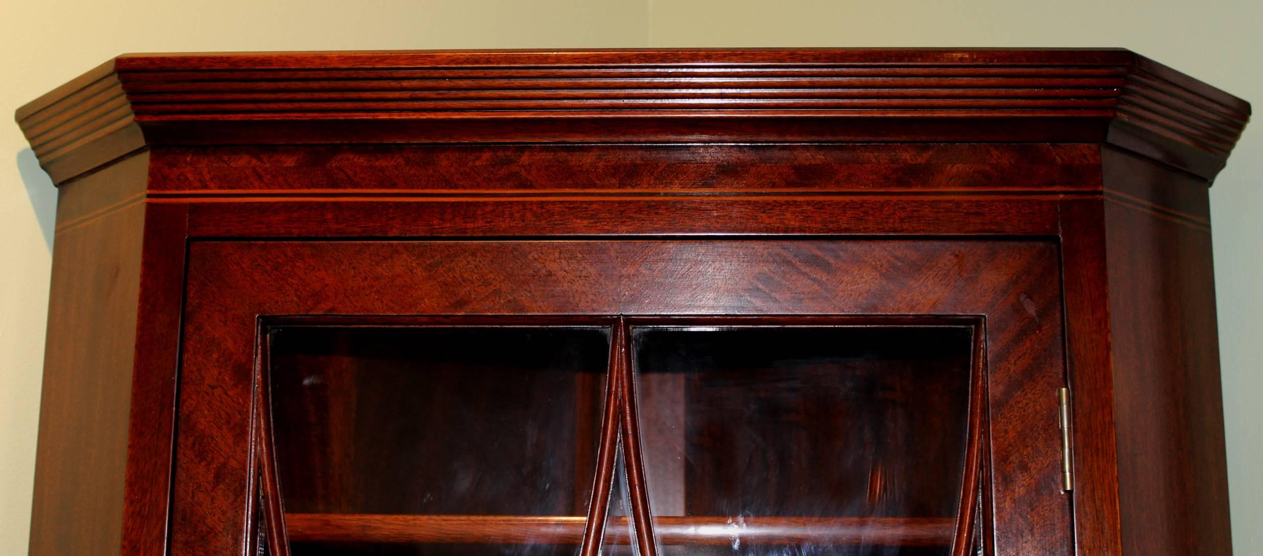 Pair of Sheraton Style Mahogany Corner Cabinets by Old Colony, Boston 3