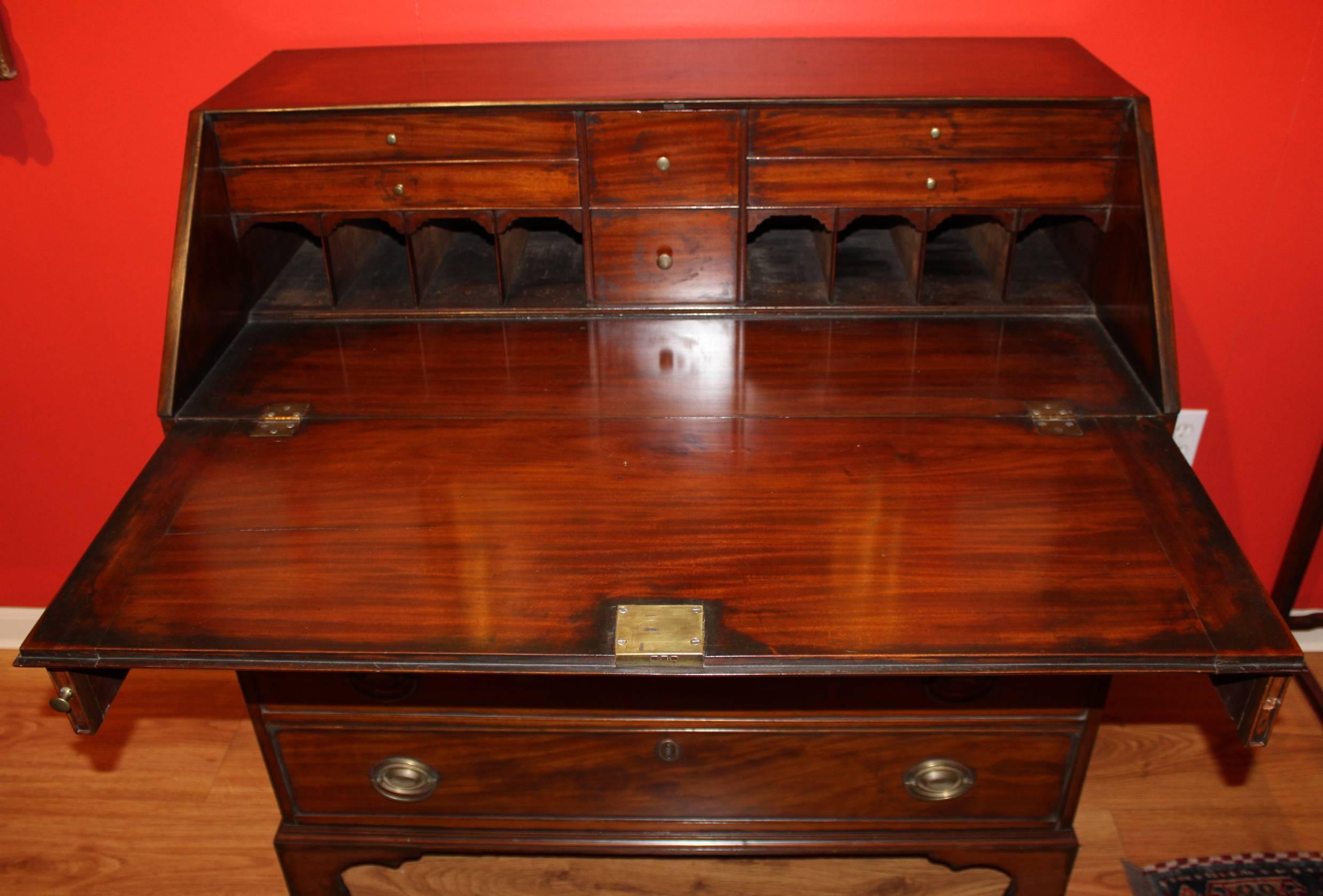 19th Century American Federal Mahogany Slant Front Desk, circa 1800