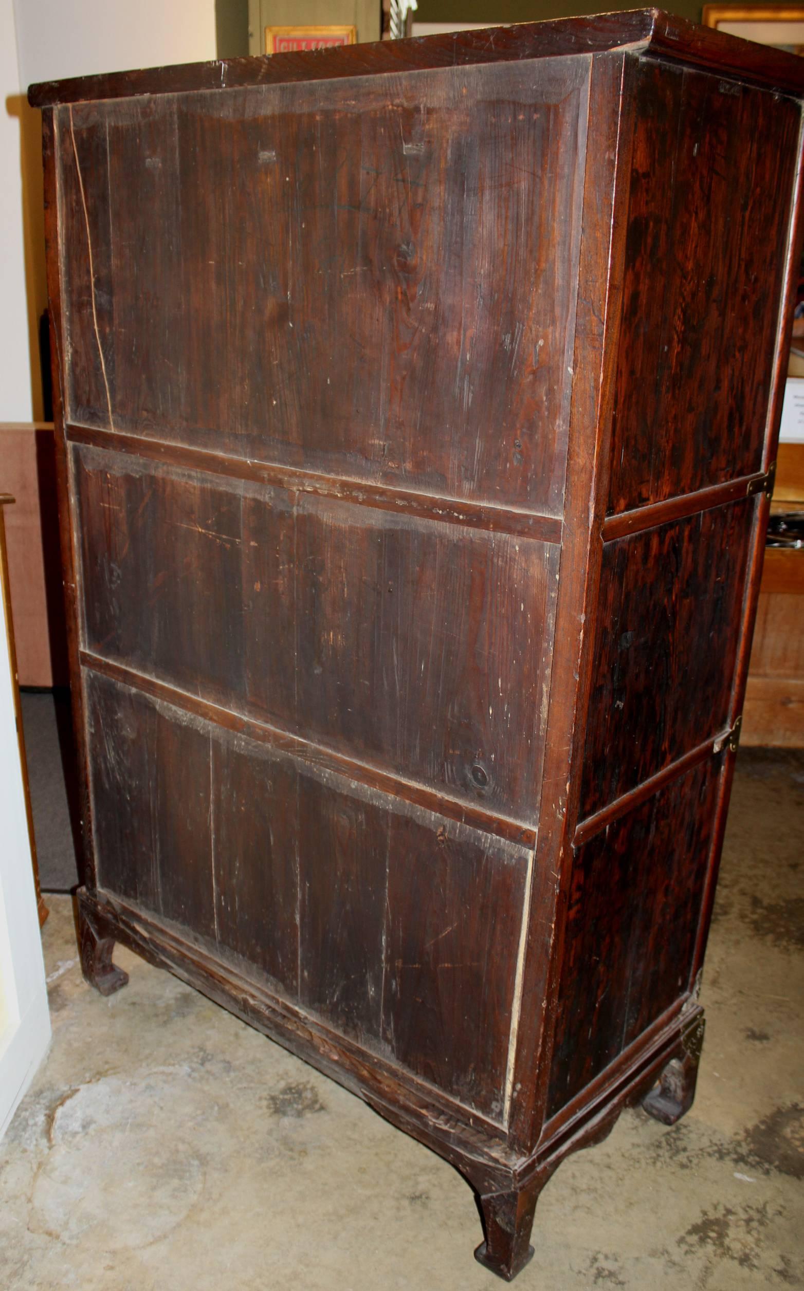 Late 19th Century Korean Tansu Elmwood Cabinet with Brass Mounts For Sale 1