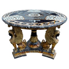 Spettacolare tavolino rotondo in stile Impero italiano con piano in marmo a pietra dura