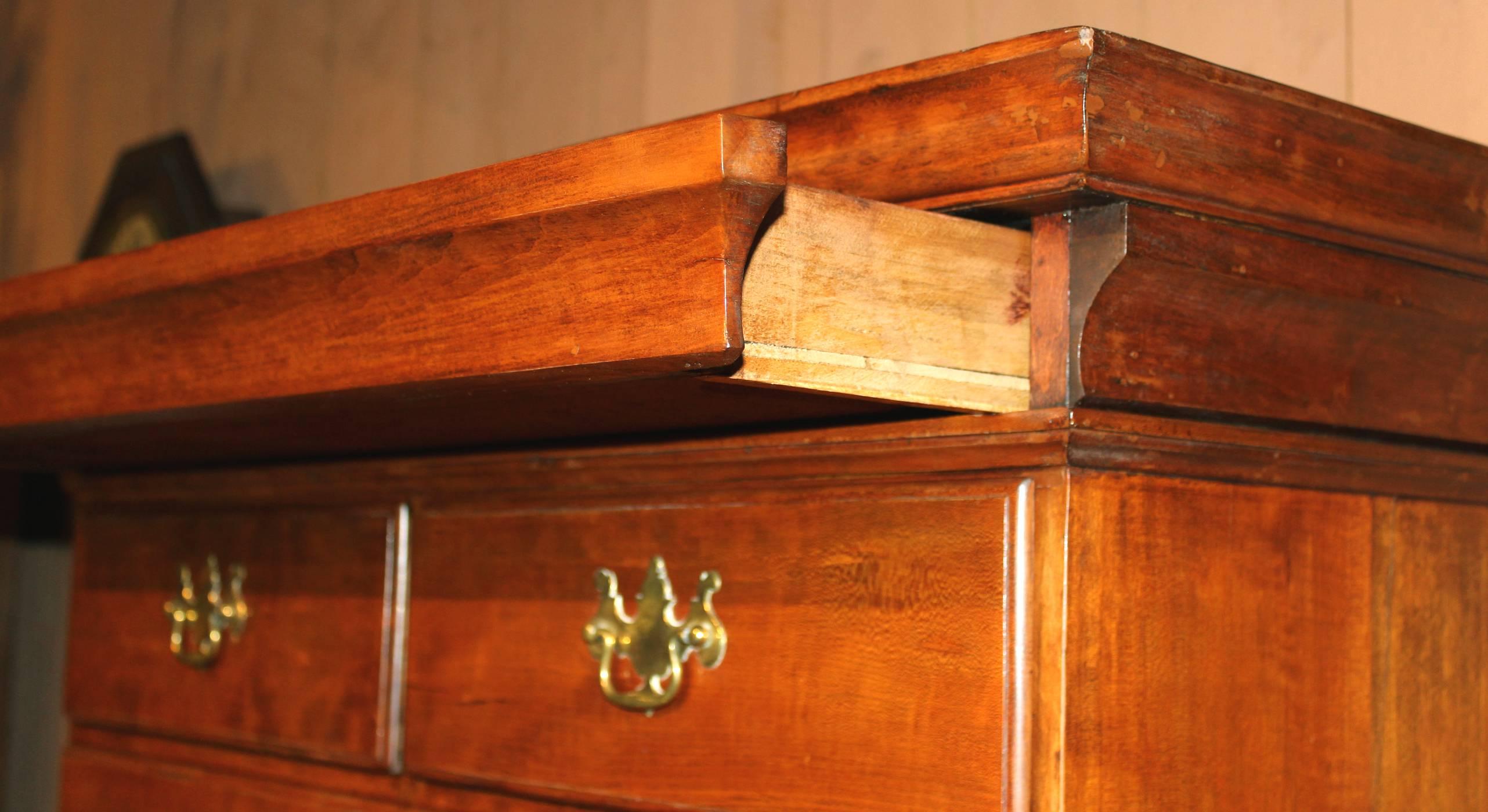 18th Century New England Queen Anne Maple Flat Top Highboy with Secret Drawer In Excellent Condition In Milford, NH