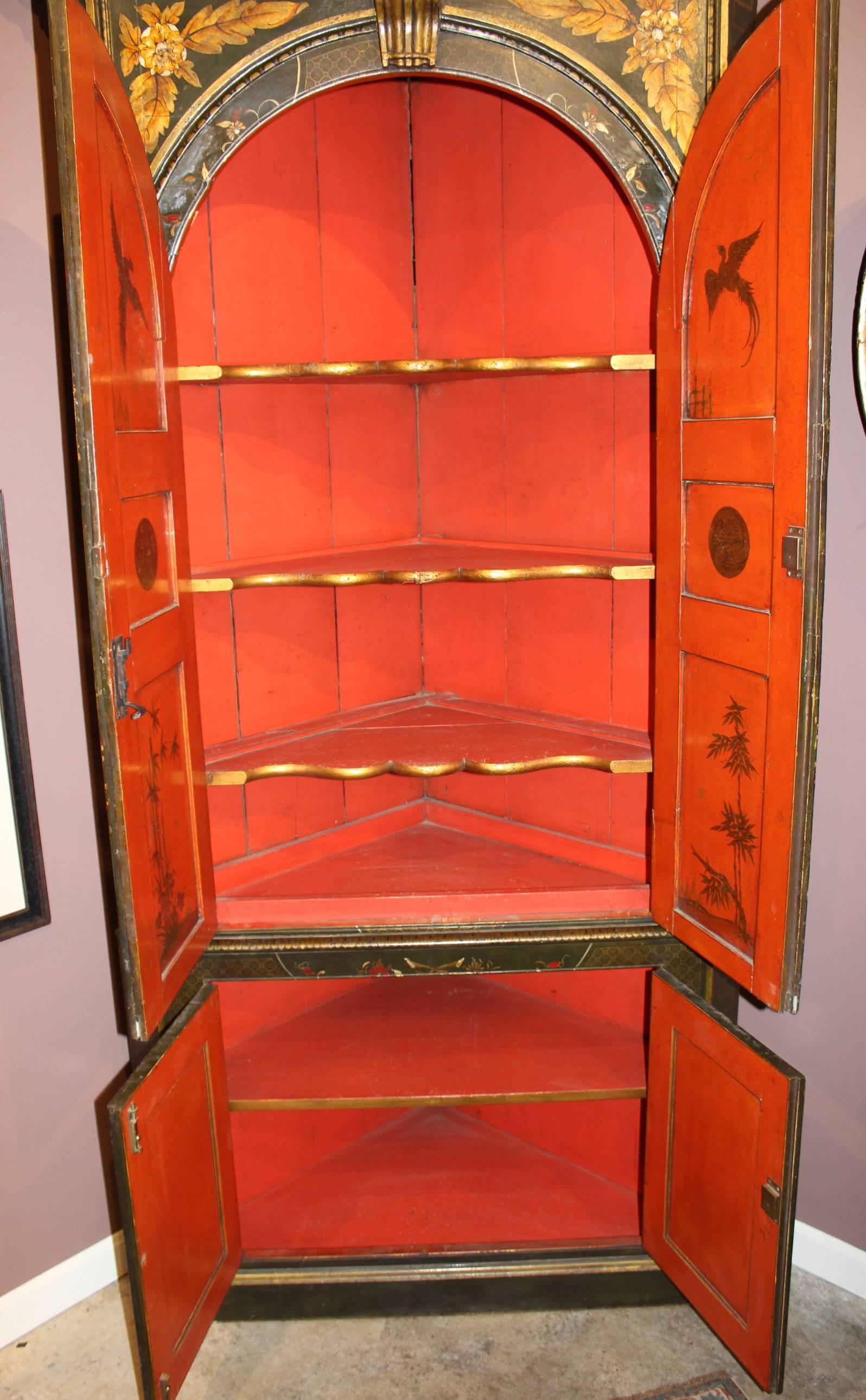 18th Century Exceptional George III Chinoiserie Two-Part Corner Cupboard For Sale