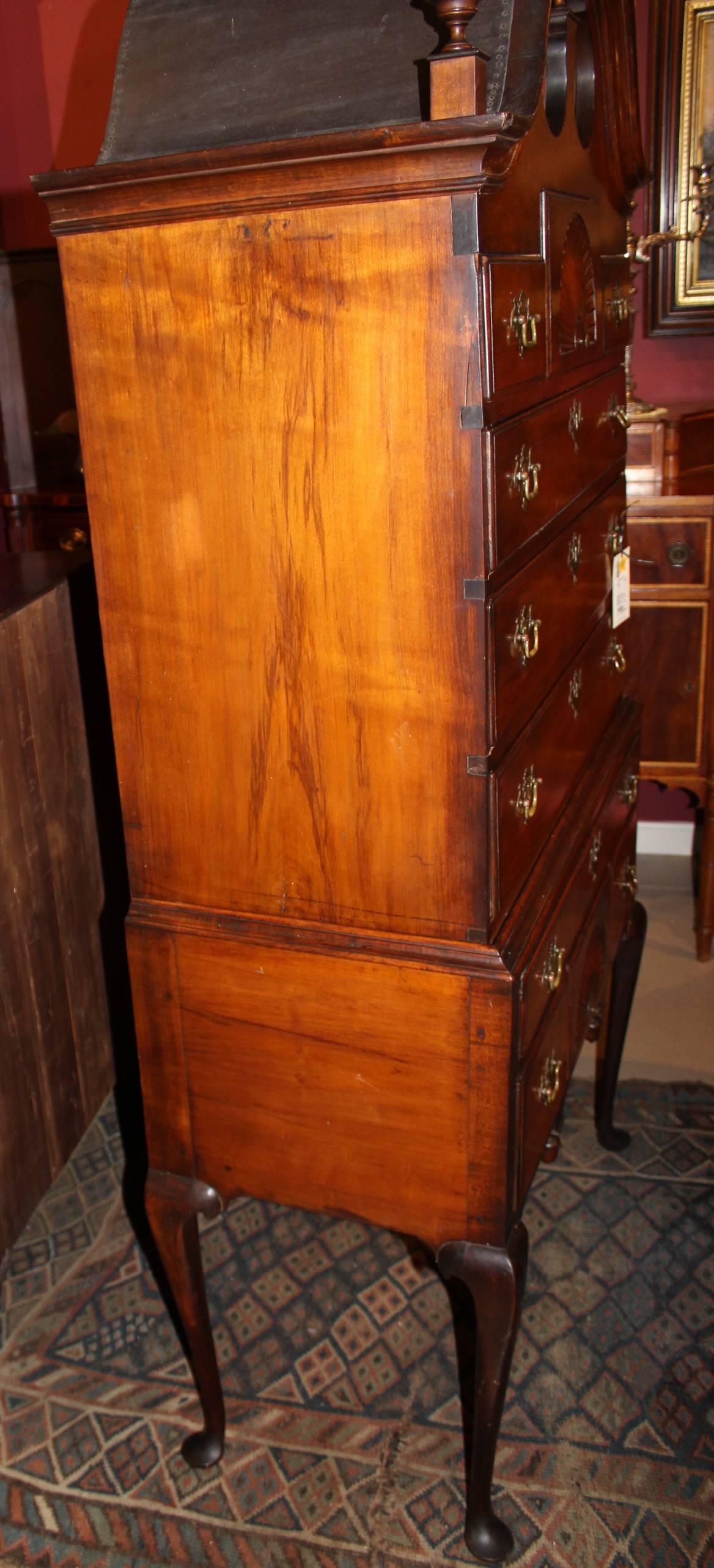 18th Century Queen Anne Maple Bonnet Top Highboy, circa 1780 In Excellent Condition In Milford, NH