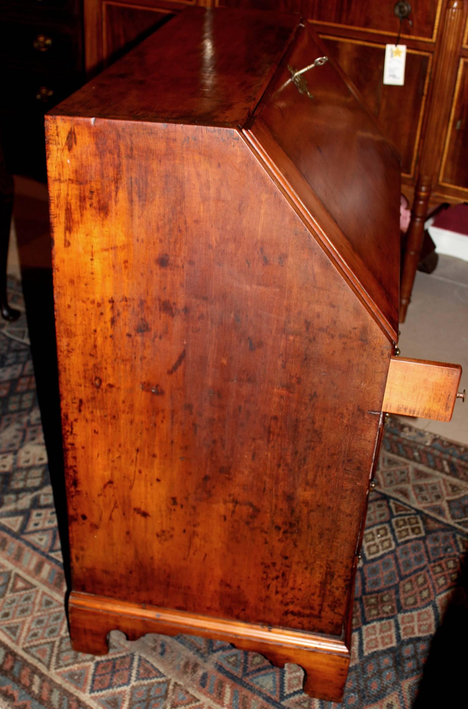 Chippendale Maple Slant Front Desk, circa 1770 In Good Condition In Milford, NH