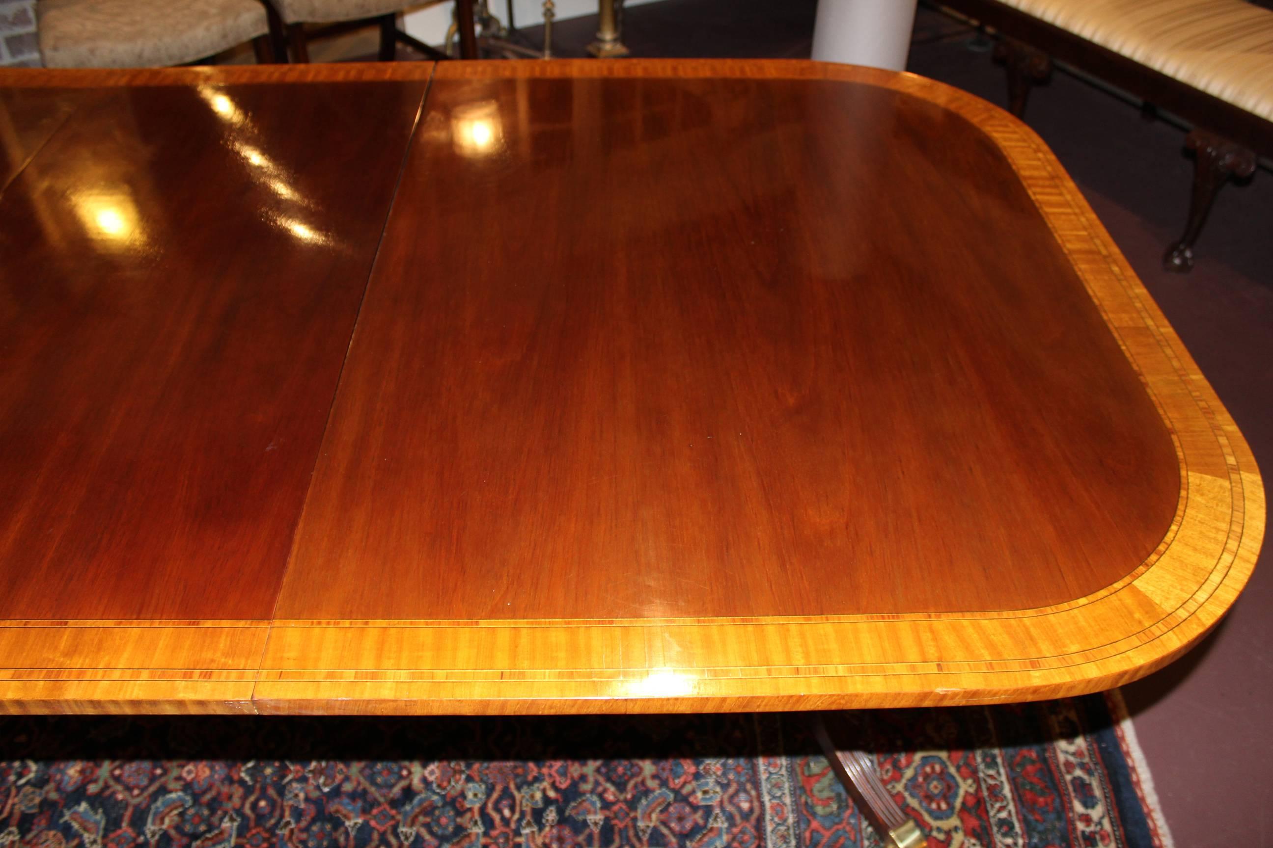 Veneer Splendid Double Banded Mahogany and Satinwood Double Pedestal Dining Table