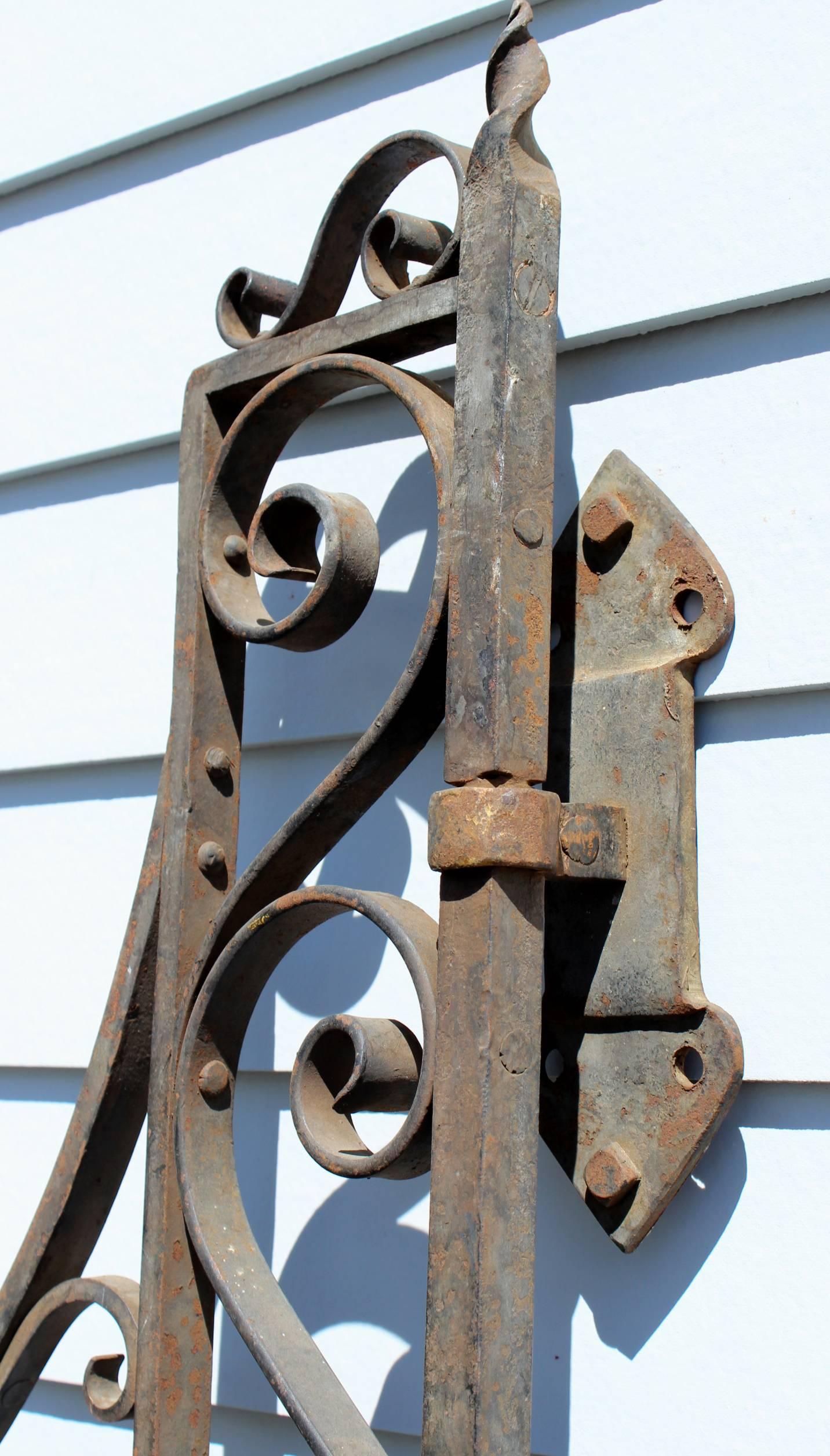 Pair of Polychrome Iron Garden Gates with Urn and Rose Decoration 1