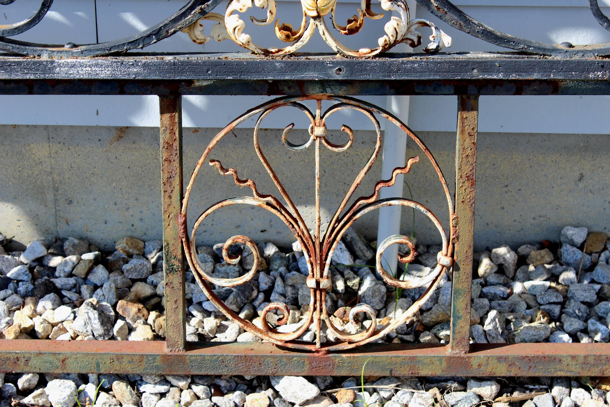 Monumental Victorian Style Iron Gate Crest with Gilt Foliate Highlights In Good Condition In Milford, NH