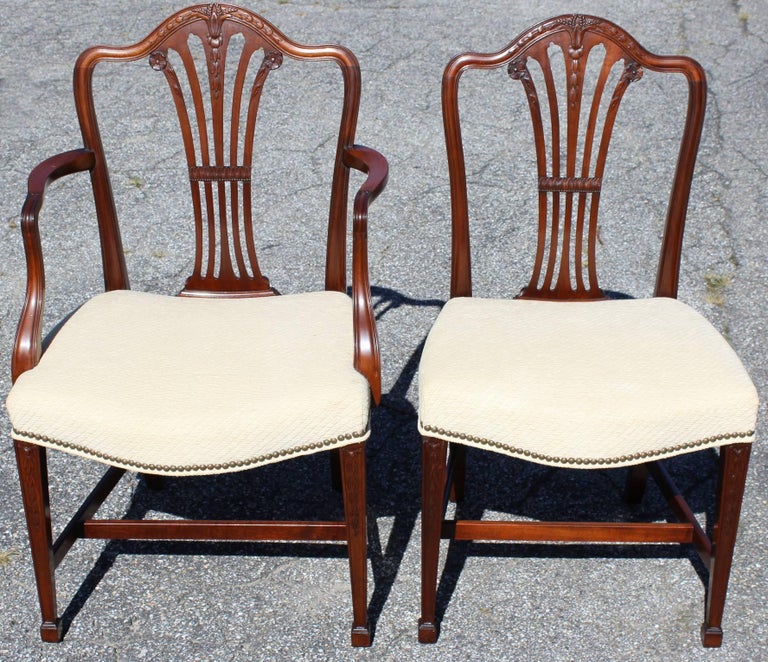 Set of Eight Irving and Casson/A.H. Davenport Mahogany Dining Chars at