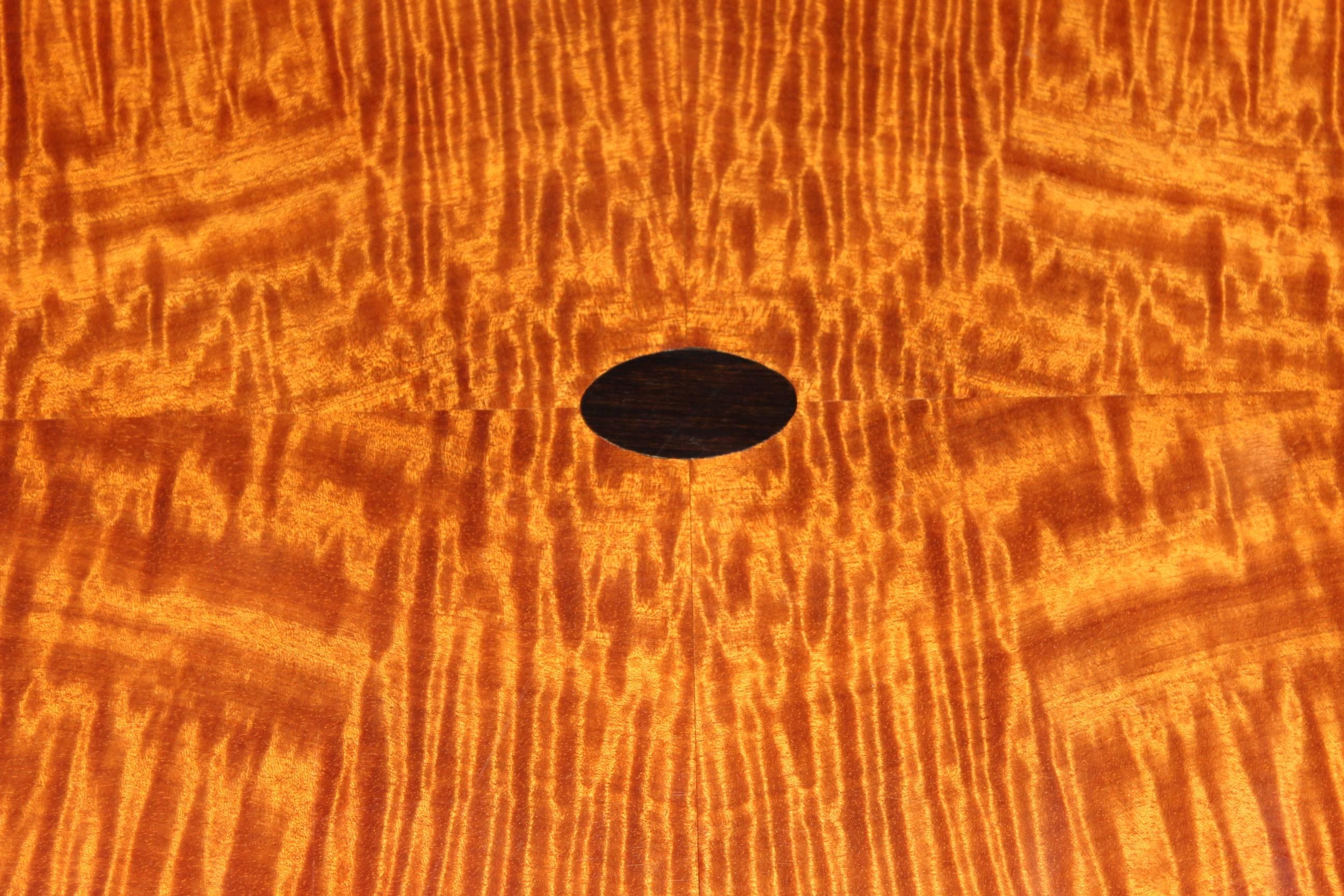 American Terry Moore NH Furniture Master Artisan Made Oval Tiger Maple Coffee Table