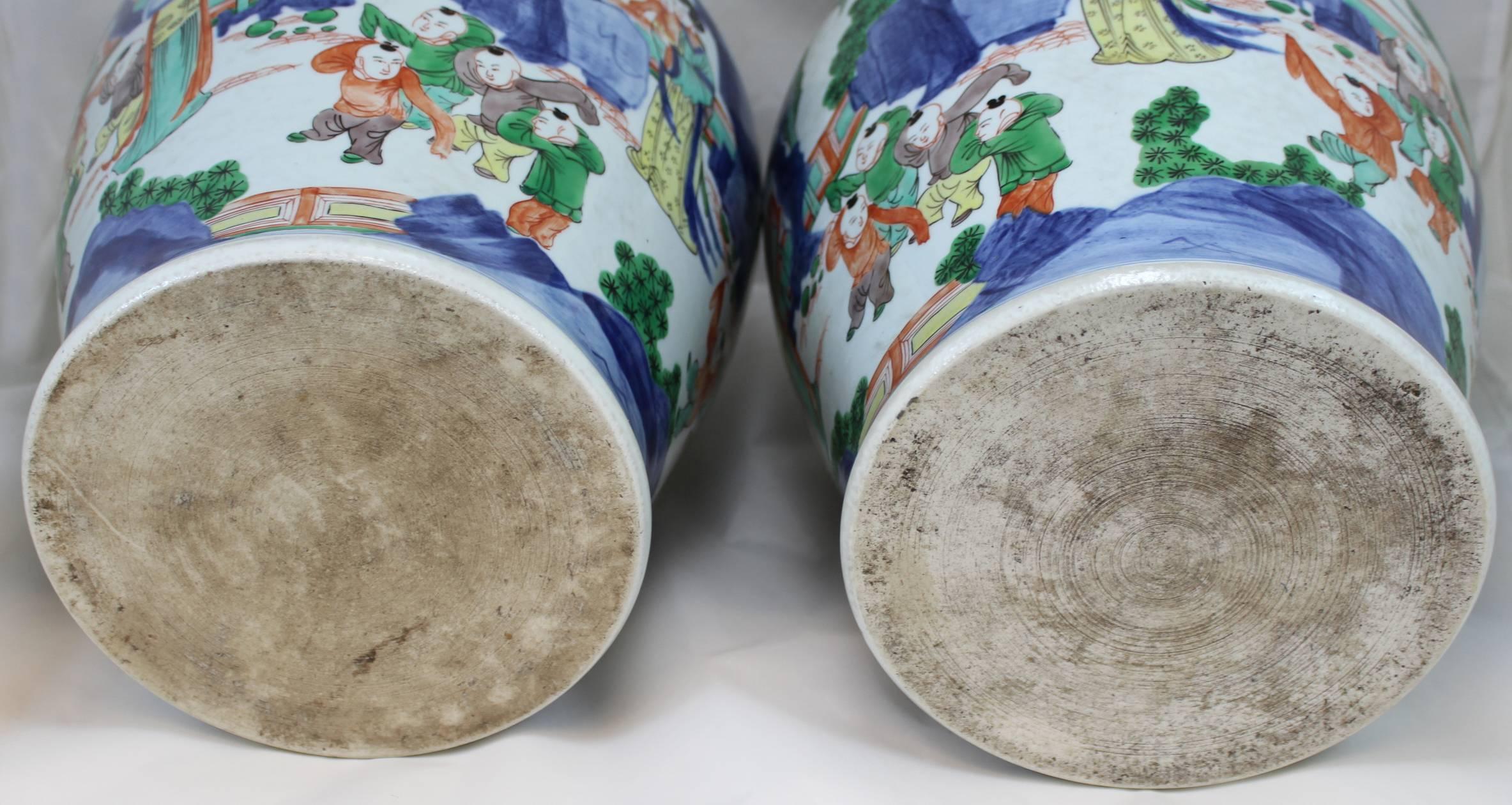 Pair of 19th Century Chinese Qing Dynasty Polychrome Covered Porcelain Jars 3