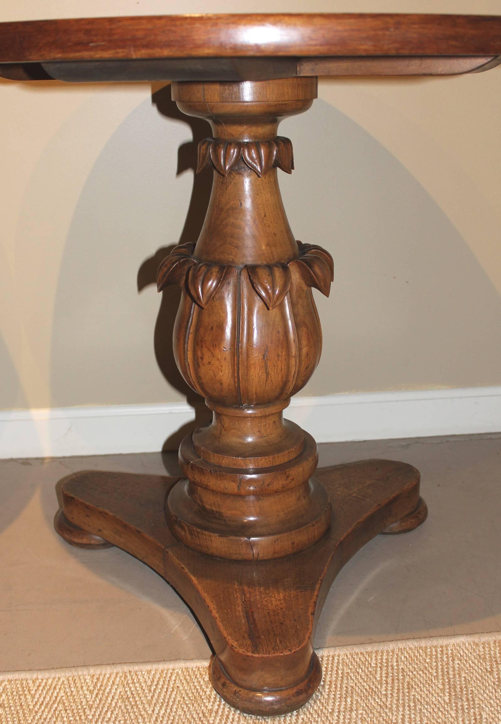 Pair of Victorian Walnut Carved Round Side Tables In Excellent Condition In Milford, NH