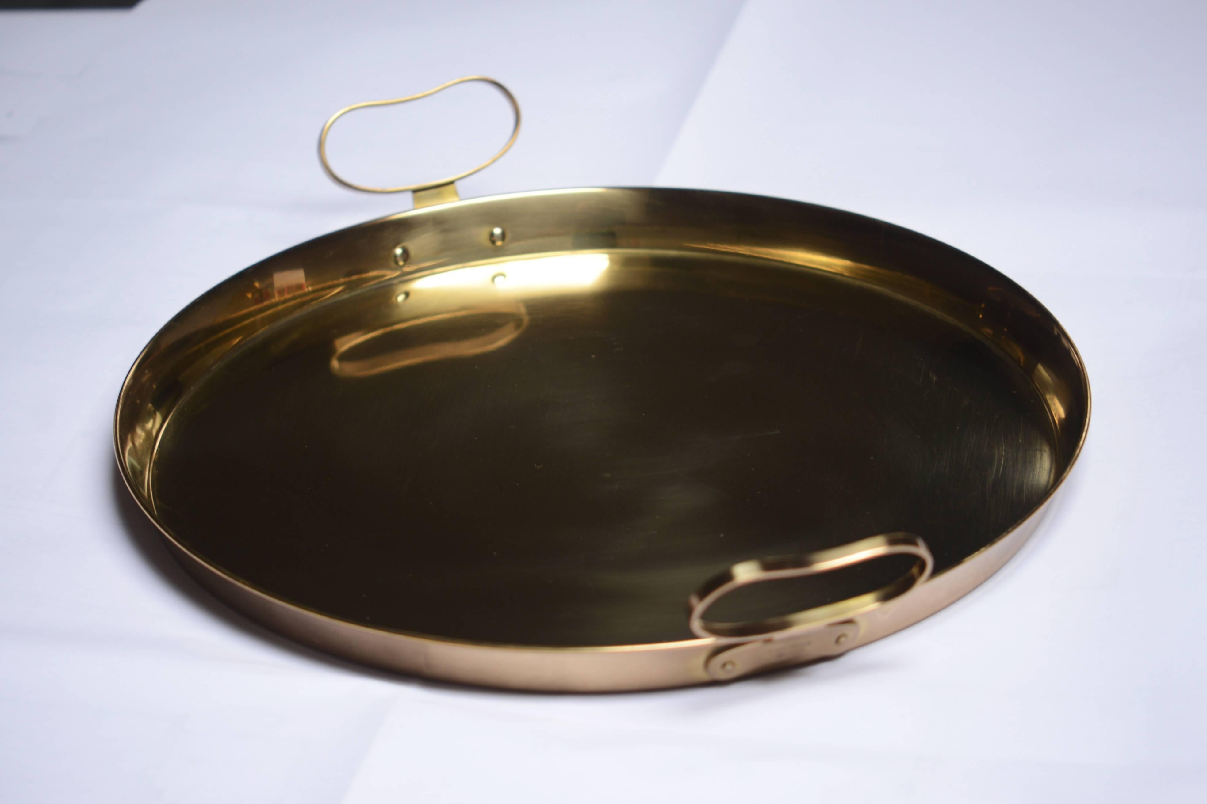 Gunnar Ander Large Brass Tray Made by Ystad Metall, Sweden In Good Condition For Sale In Brussels, BE