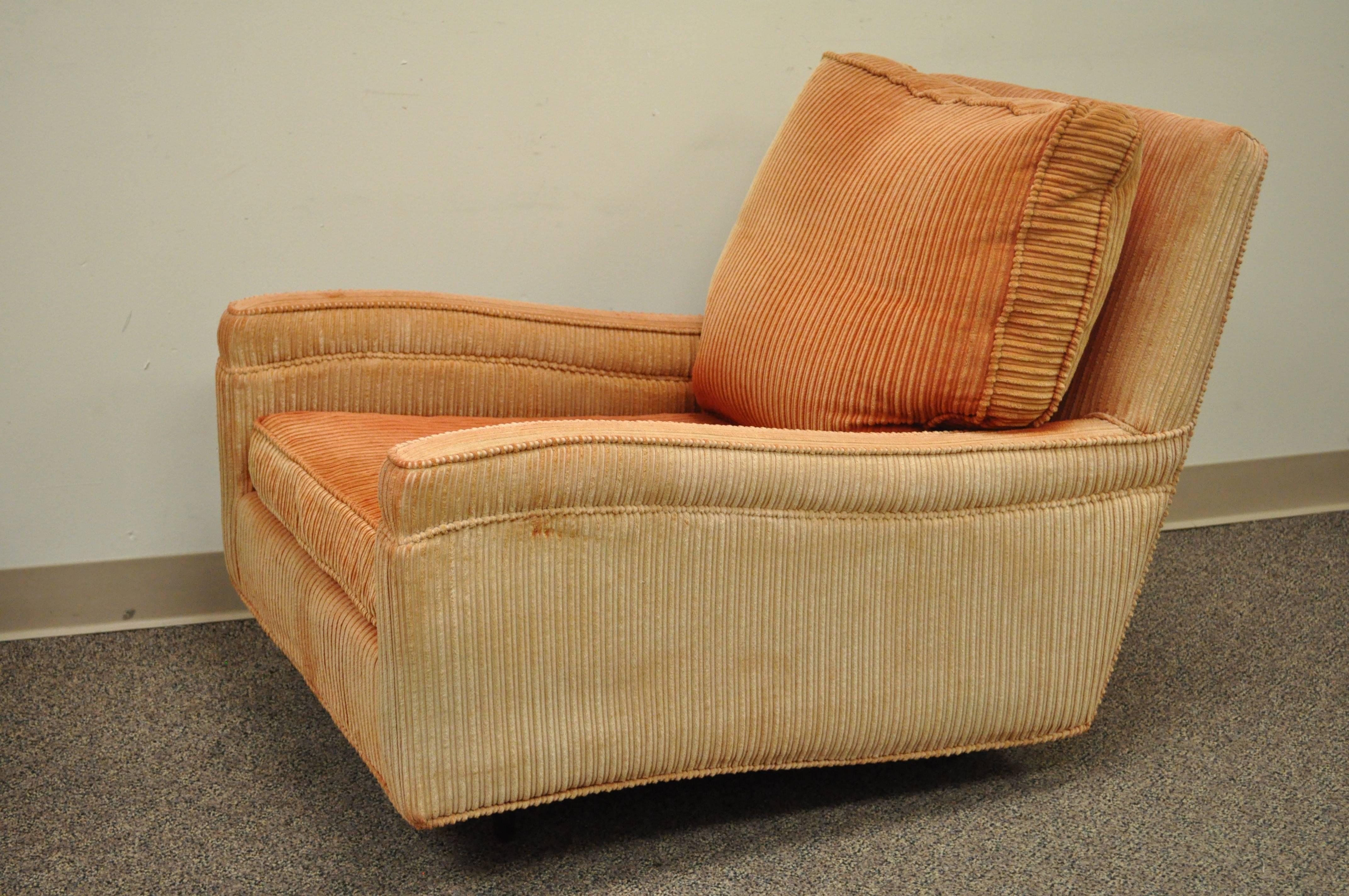 Pair of Mid-Century Modern Probber Upholstered Sculpted Club Lounge Chairs In Good Condition In Philadelphia, PA