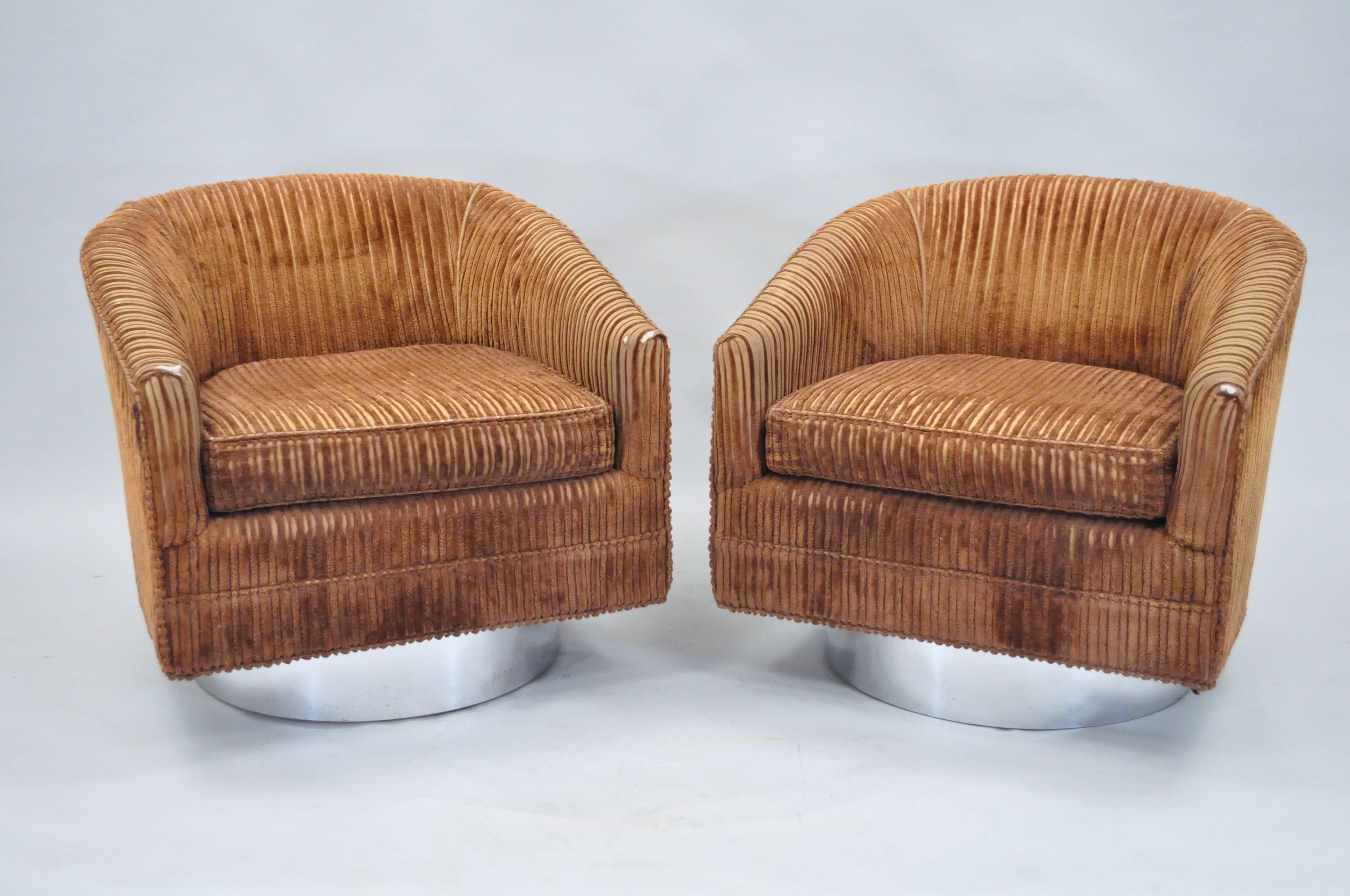 Chrome Pair of Swivel Barrel Back Club or Lounge Chairs Attributed Milo Baughman