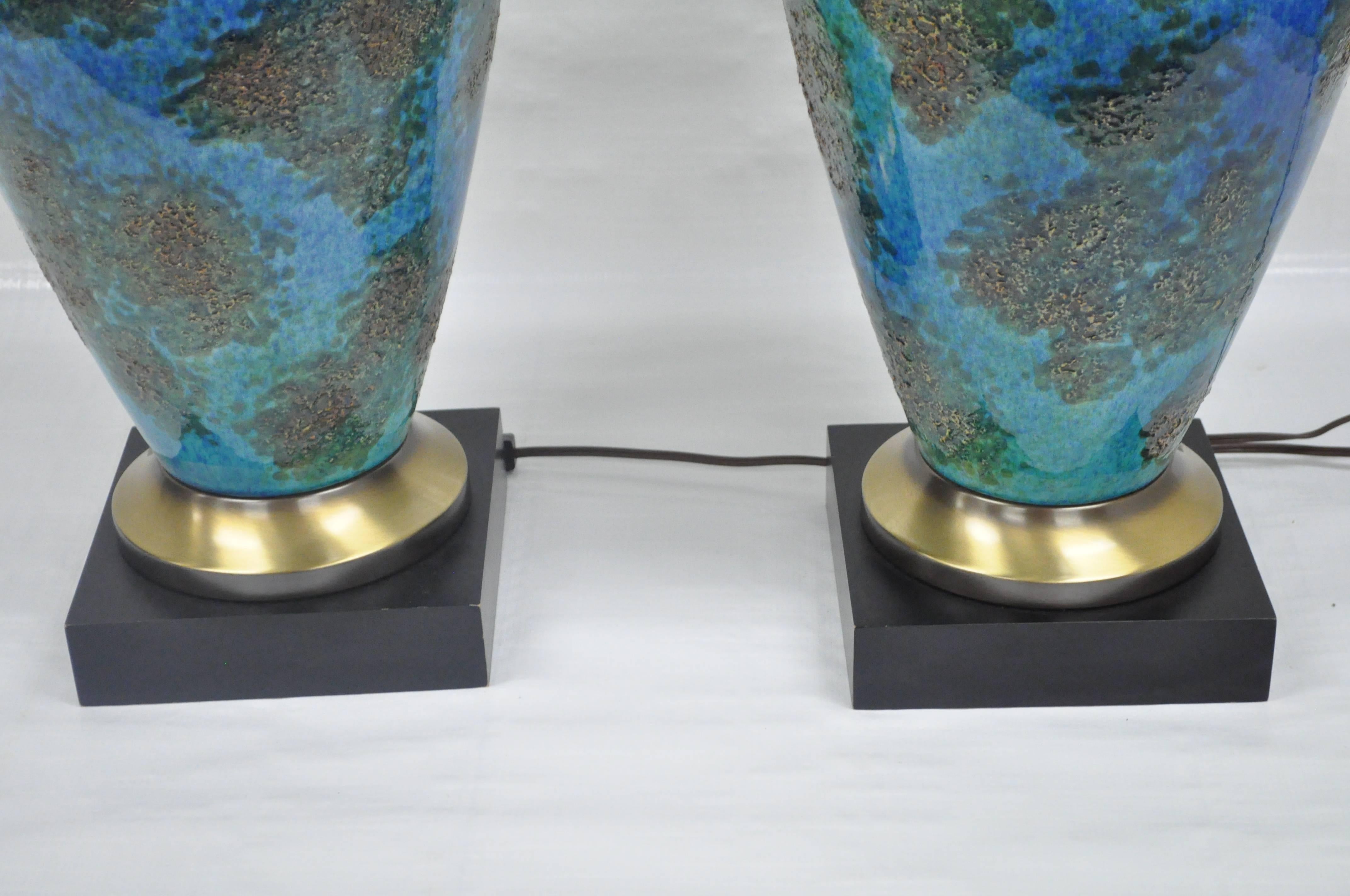 Pair of Mid Century Italian Modern Blue Glazed Ceramic Pottery Table Lamps In Excellent Condition For Sale In Philadelphia, PA