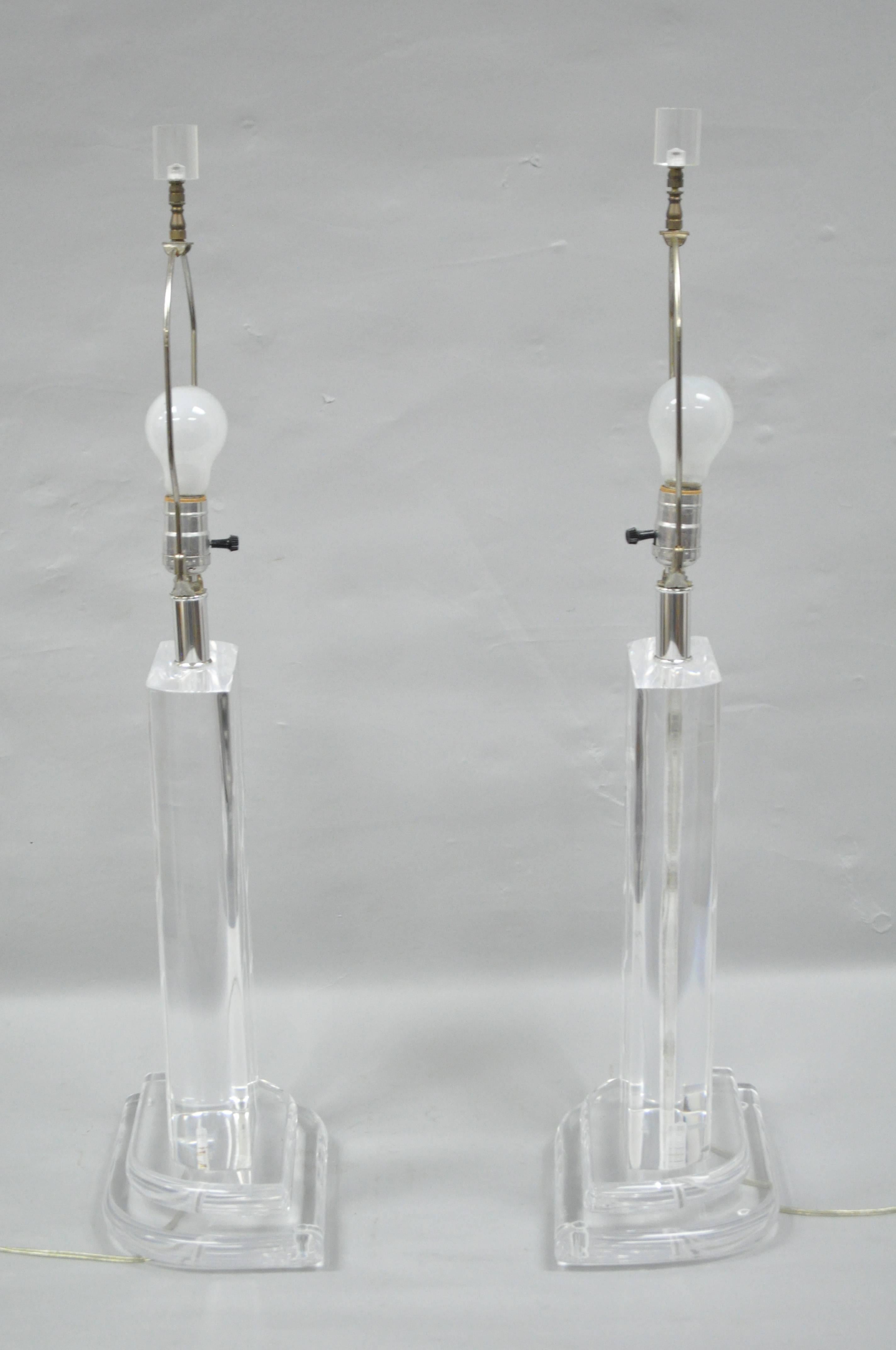Pair of Van Teal Clear Lucite Sculptural Mid-Century Modern Vintage Table Lamps In Excellent Condition In Philadelphia, PA
