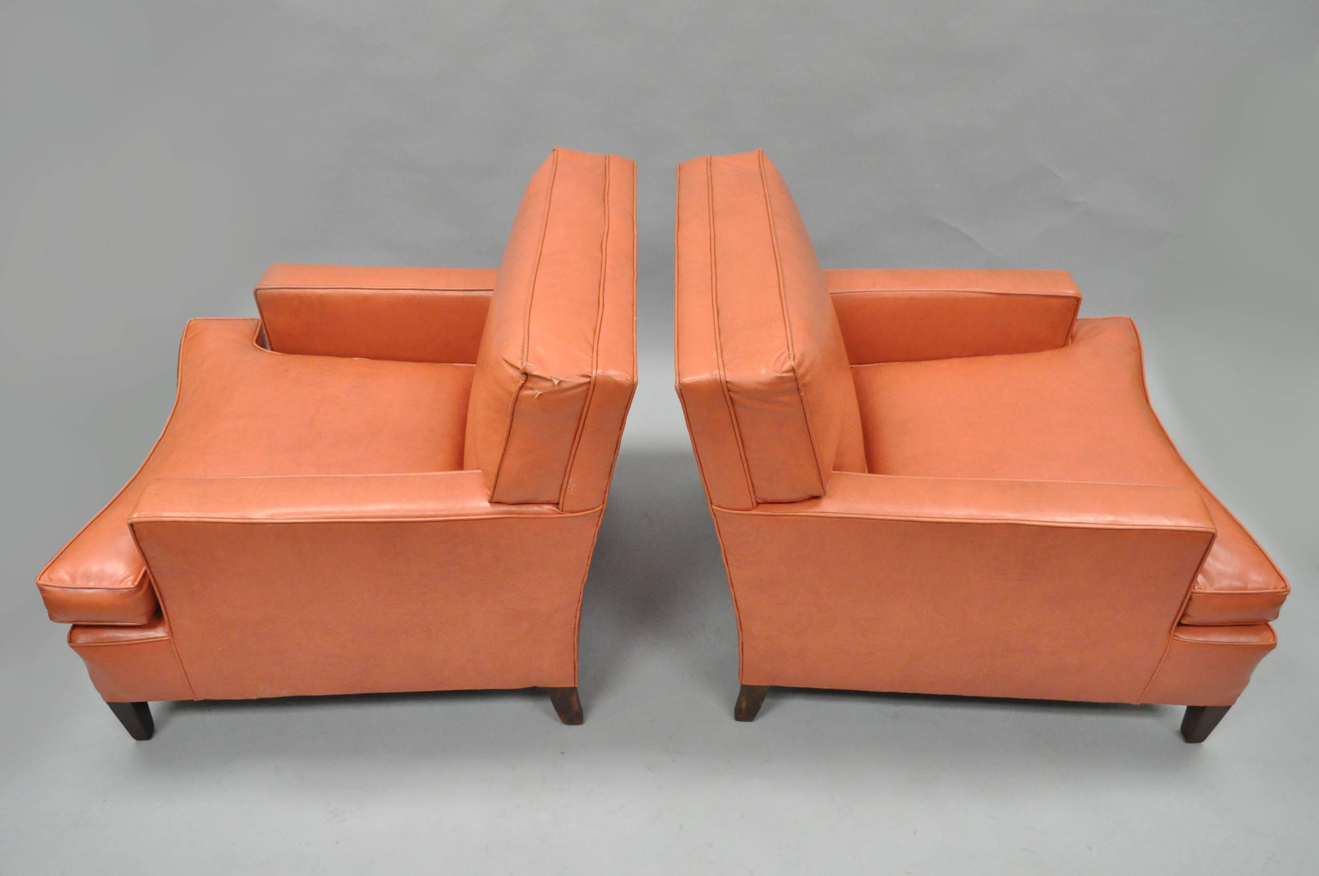 Pair of Vintage Curved Front Mid-Century Modern Club Chairs after Harvey Probber In Good Condition In Philadelphia, PA