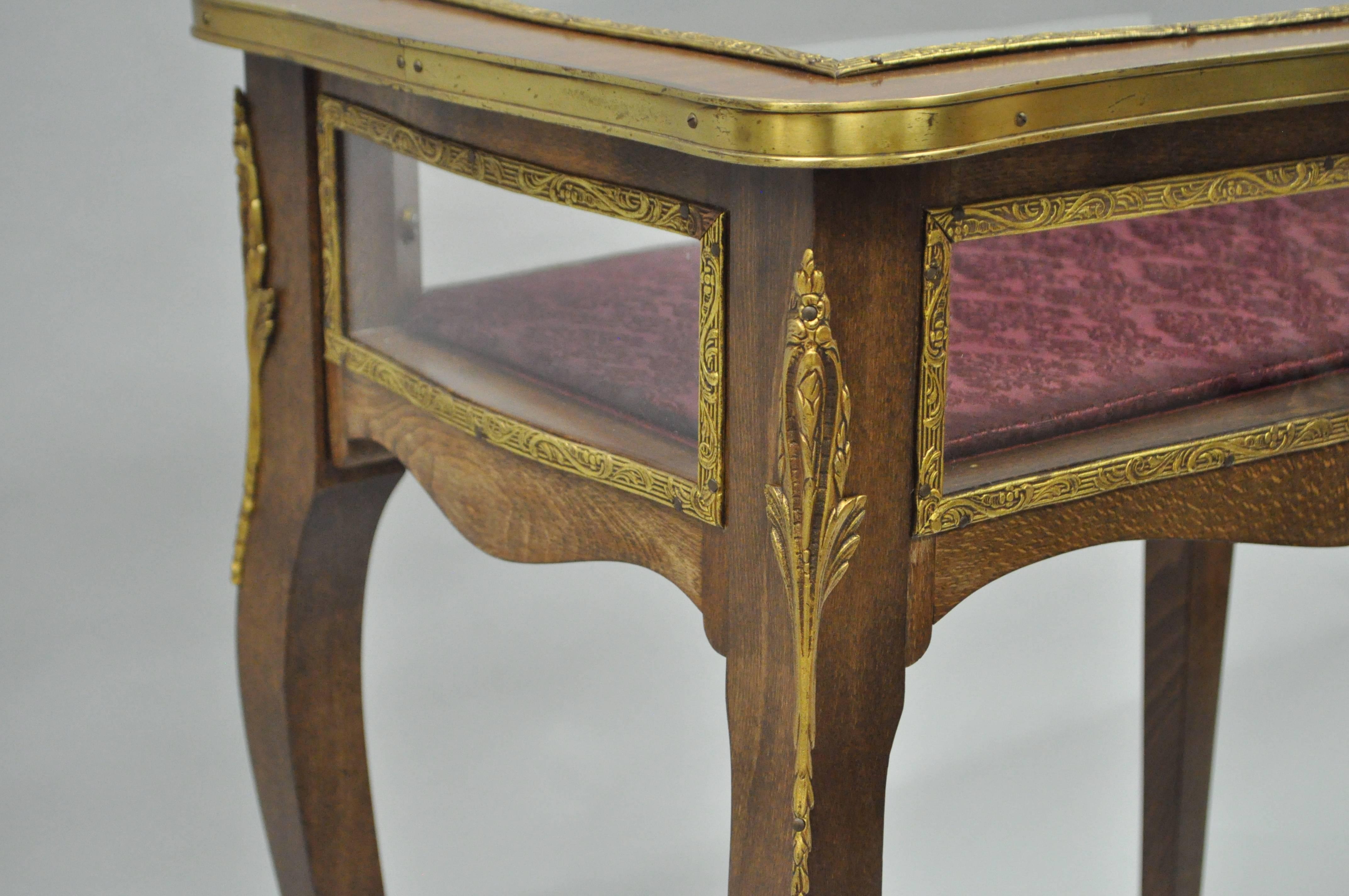 Vintage French Louis XV Style Brass and Glass Flip Top Display Accent Side Table In Good Condition In Philadelphia, PA