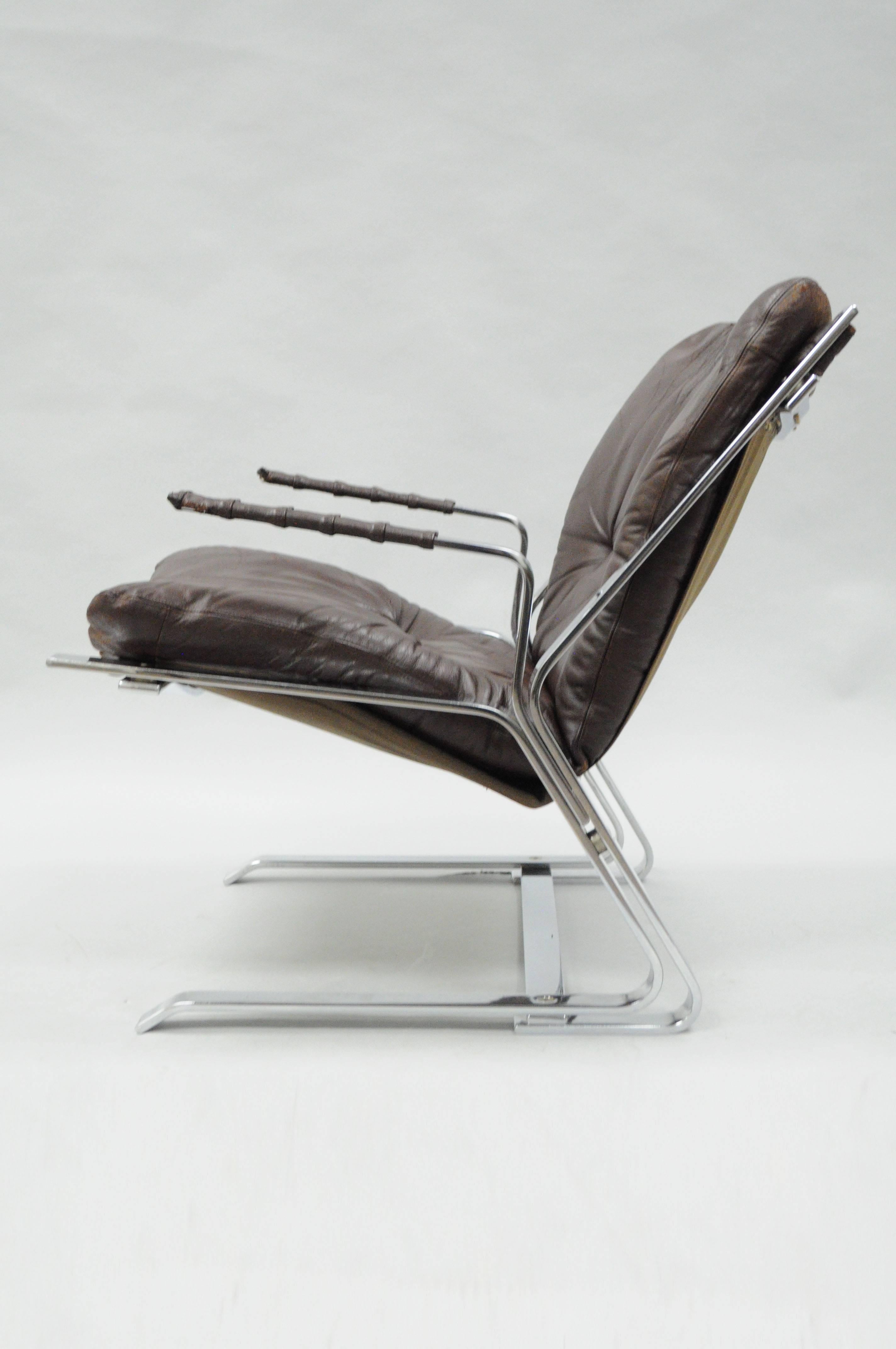 Mid-Century Modern Fauteuil de salon Pirate en cuir brun et chrome d'Elsa & Nordahl Solheim pour Rykkin en vente