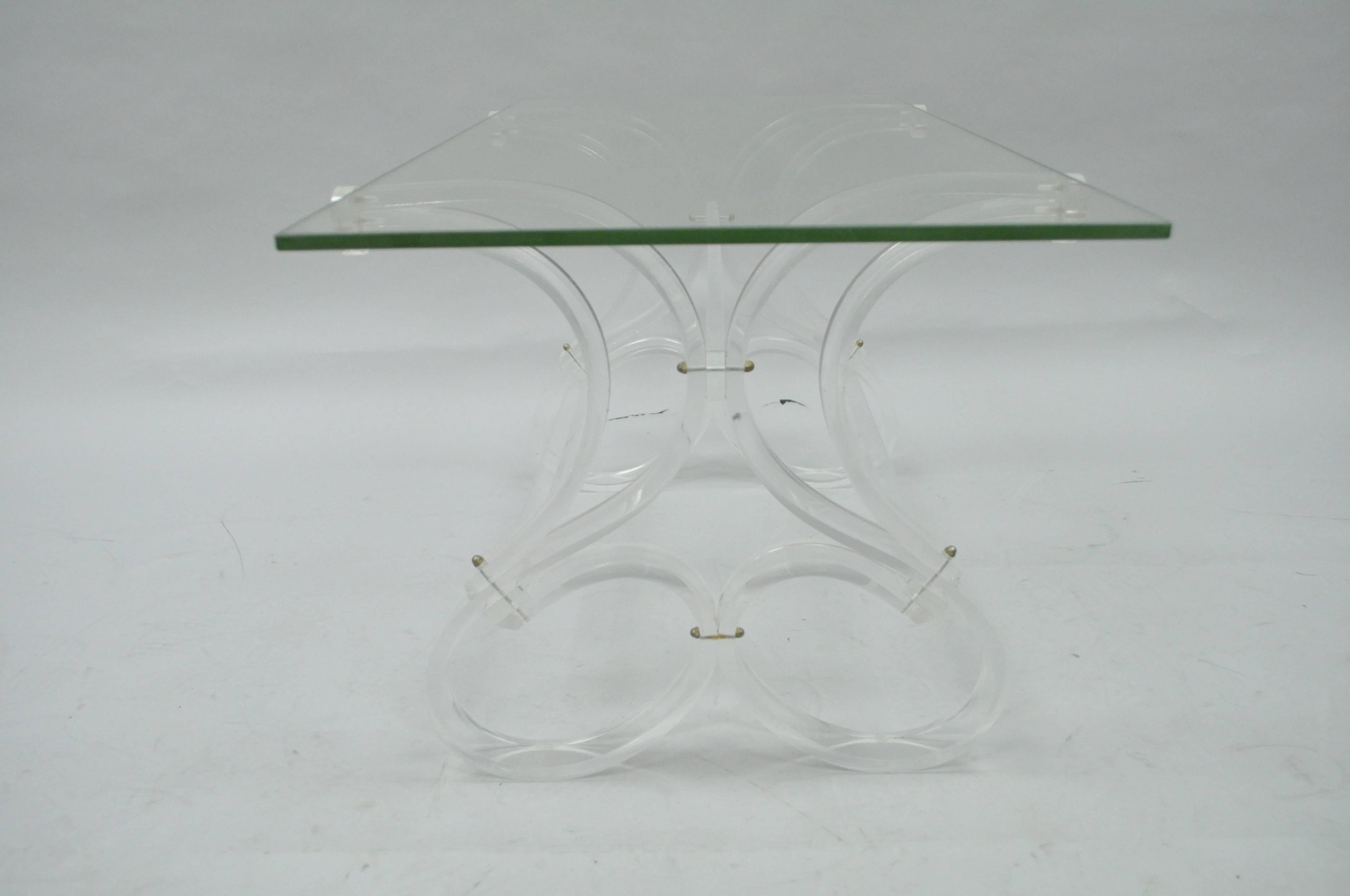 Mid-Century Modern Scrolling Lucite and Glass Hollywood Regency Coffee Table In Good Condition For Sale In Philadelphia, PA