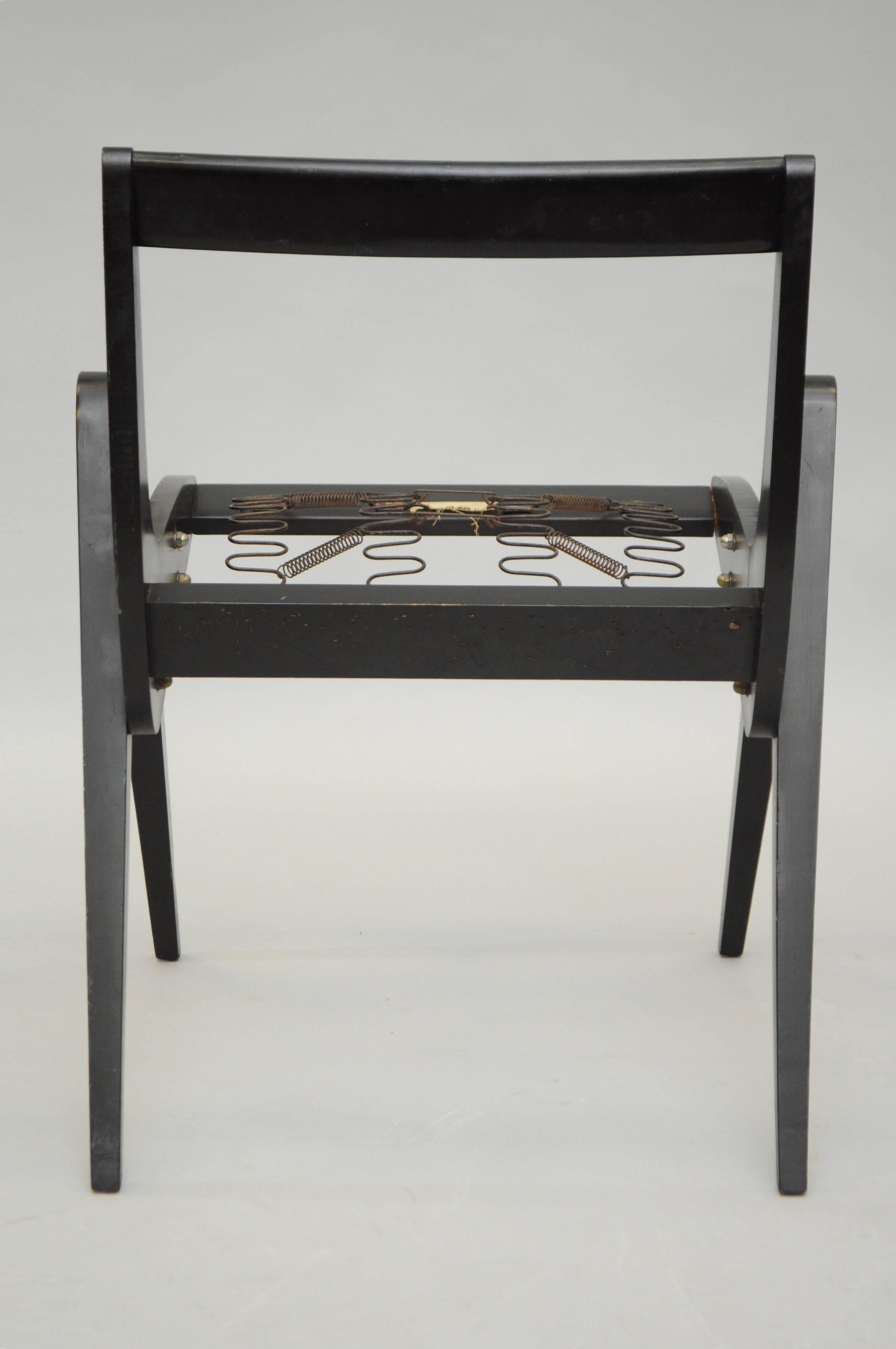 Bois Chaise d'appoint boussole noire en bois d'ébène des années 1950 d'après Allan Gould ou Pierre Jeanneret en vente
