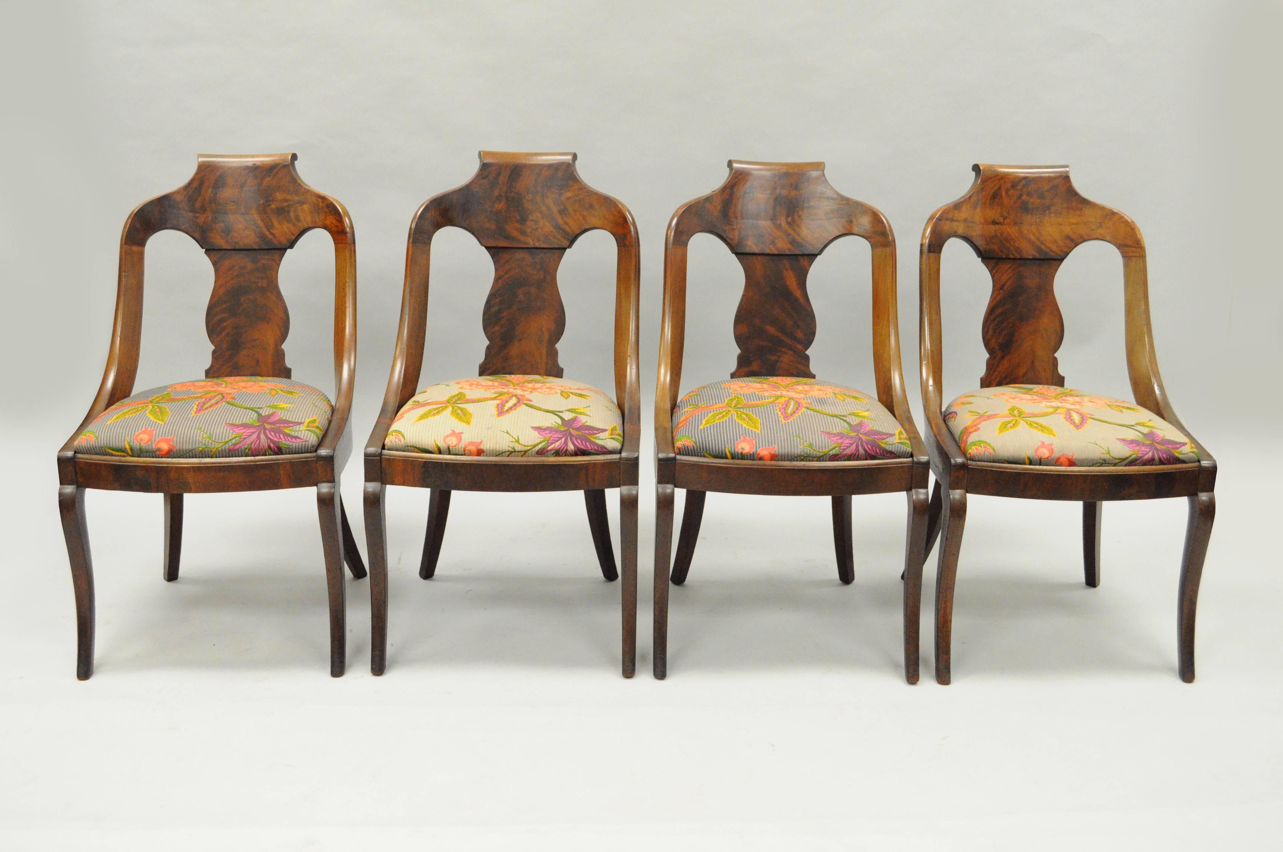 Set of 4 Antique American Empire Crotch Mahogany Saber Leg Gondola Dining Chairs 3