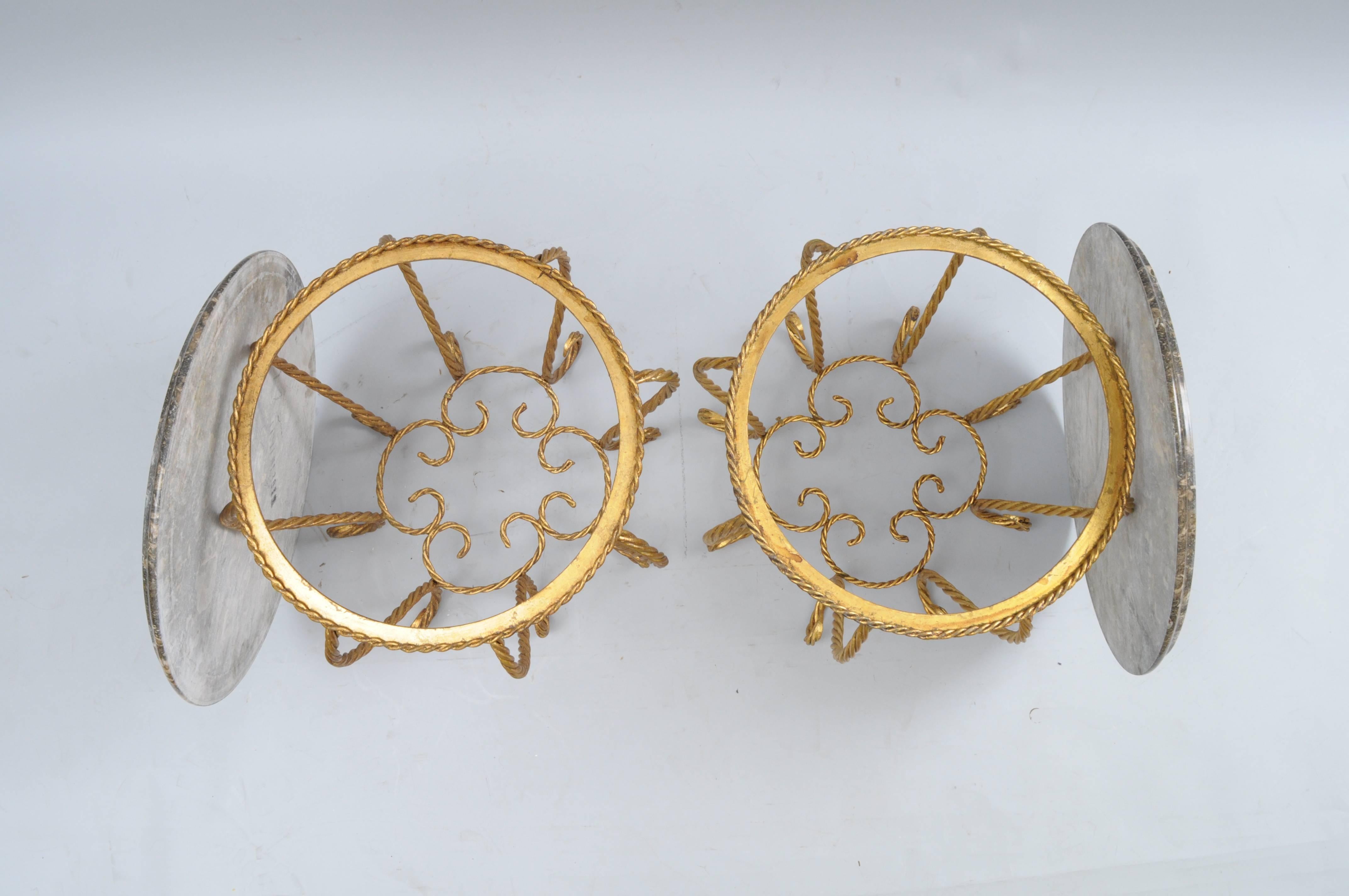 Pair Italian Hollywood Regency Gold Gilt Iron Rope Round Marble Top Low Tables For Sale 4