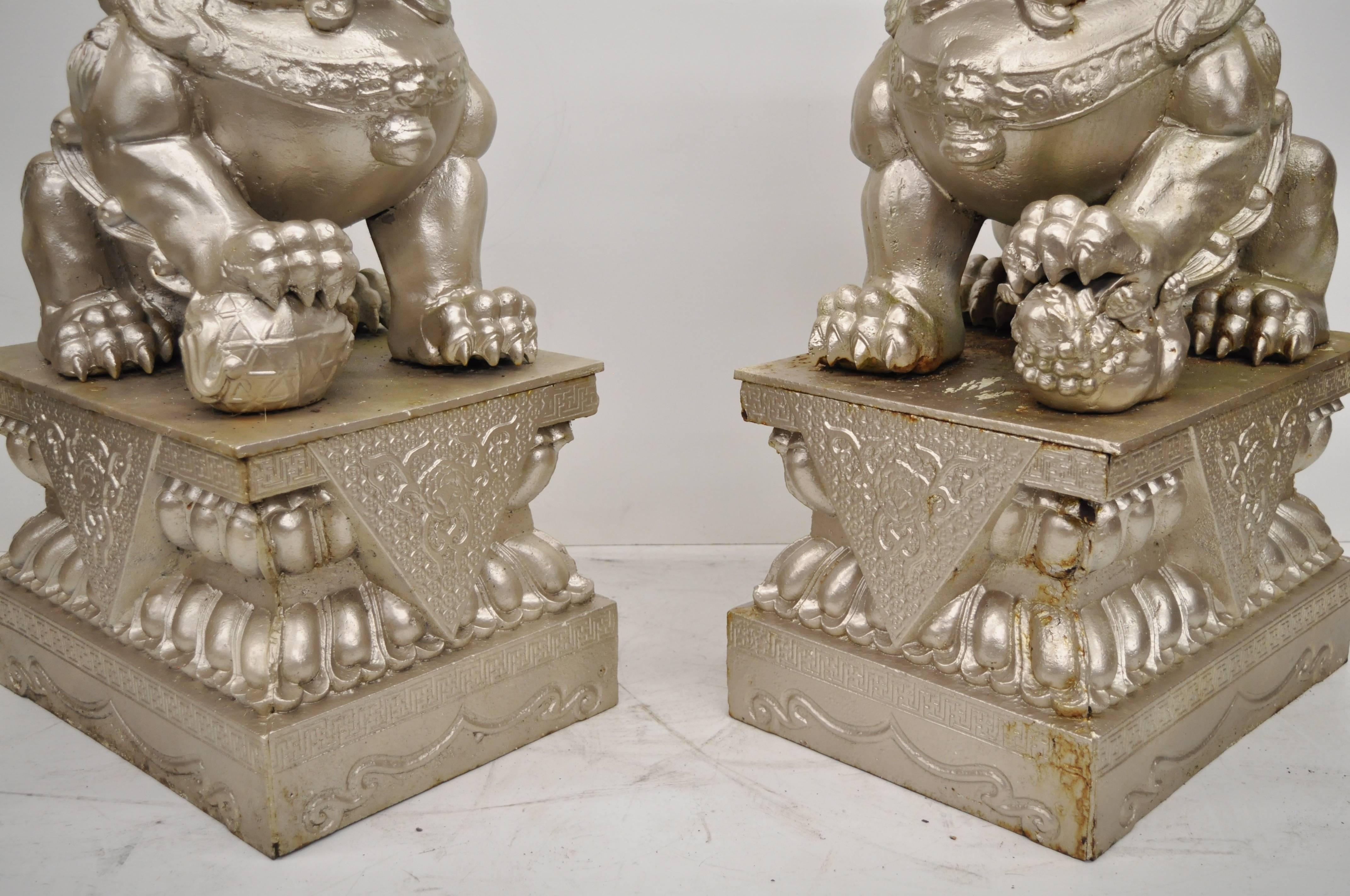 Chinoiserie Large Pair of Cast Iron Foo Dog Guardian Lion Statue Entryway Garden Sculpture