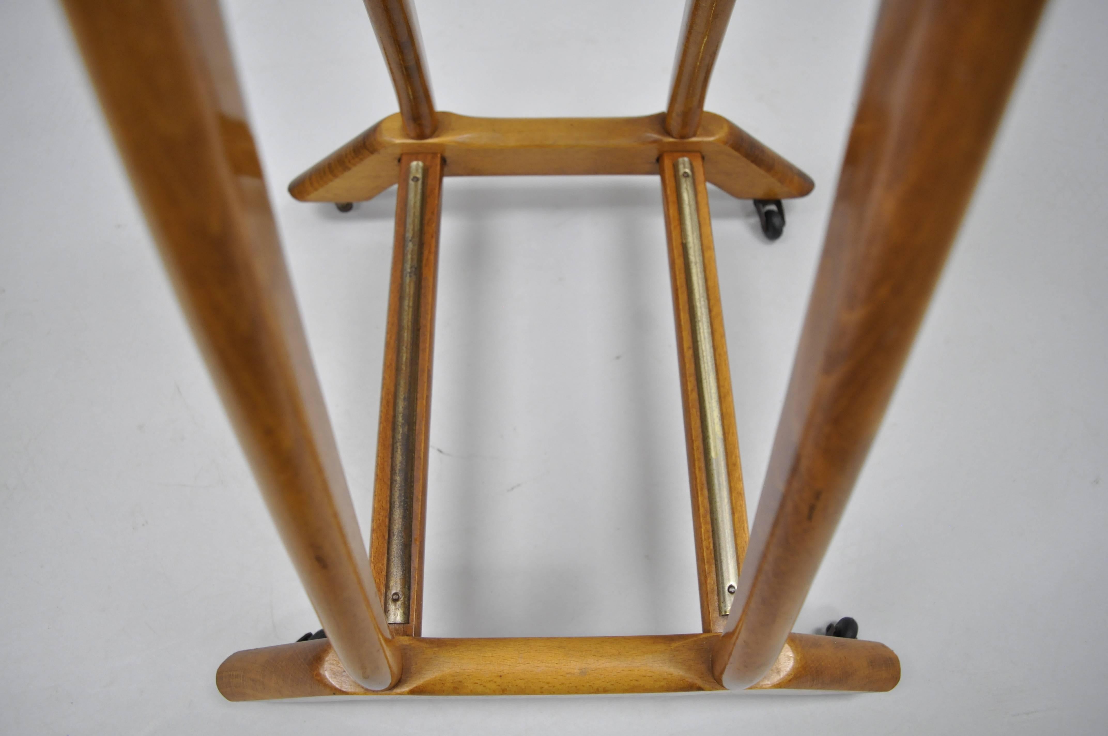 Italian Modernist Clothing Suit Valet Stand by Ico Parisi for Fratelli Reguitti In Good Condition In Philadelphia, PA