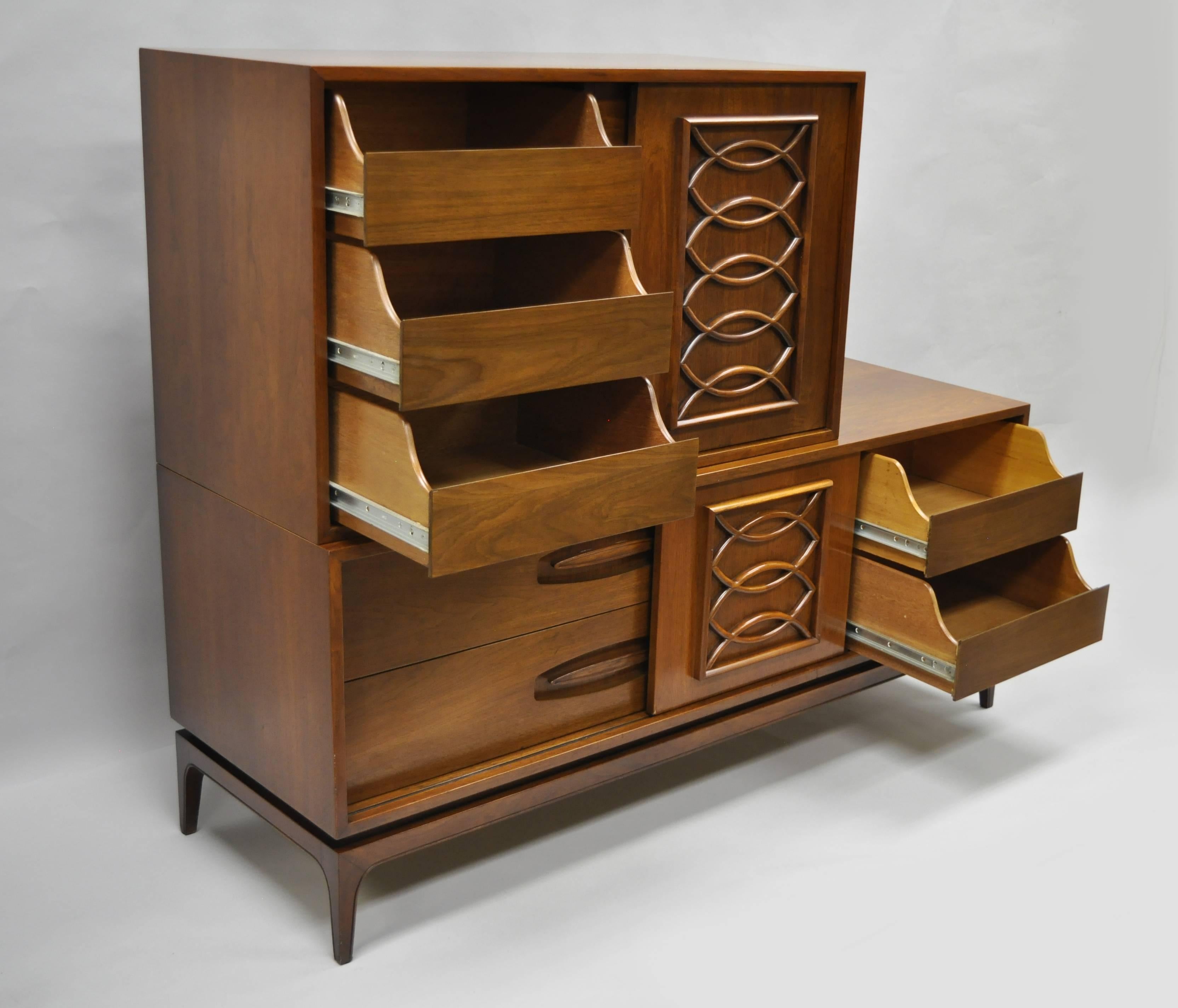 Mid-Century Modern Castleton Furniture Two-Piece Sliding Door Dresser Chest In Good Condition In Philadelphia, PA