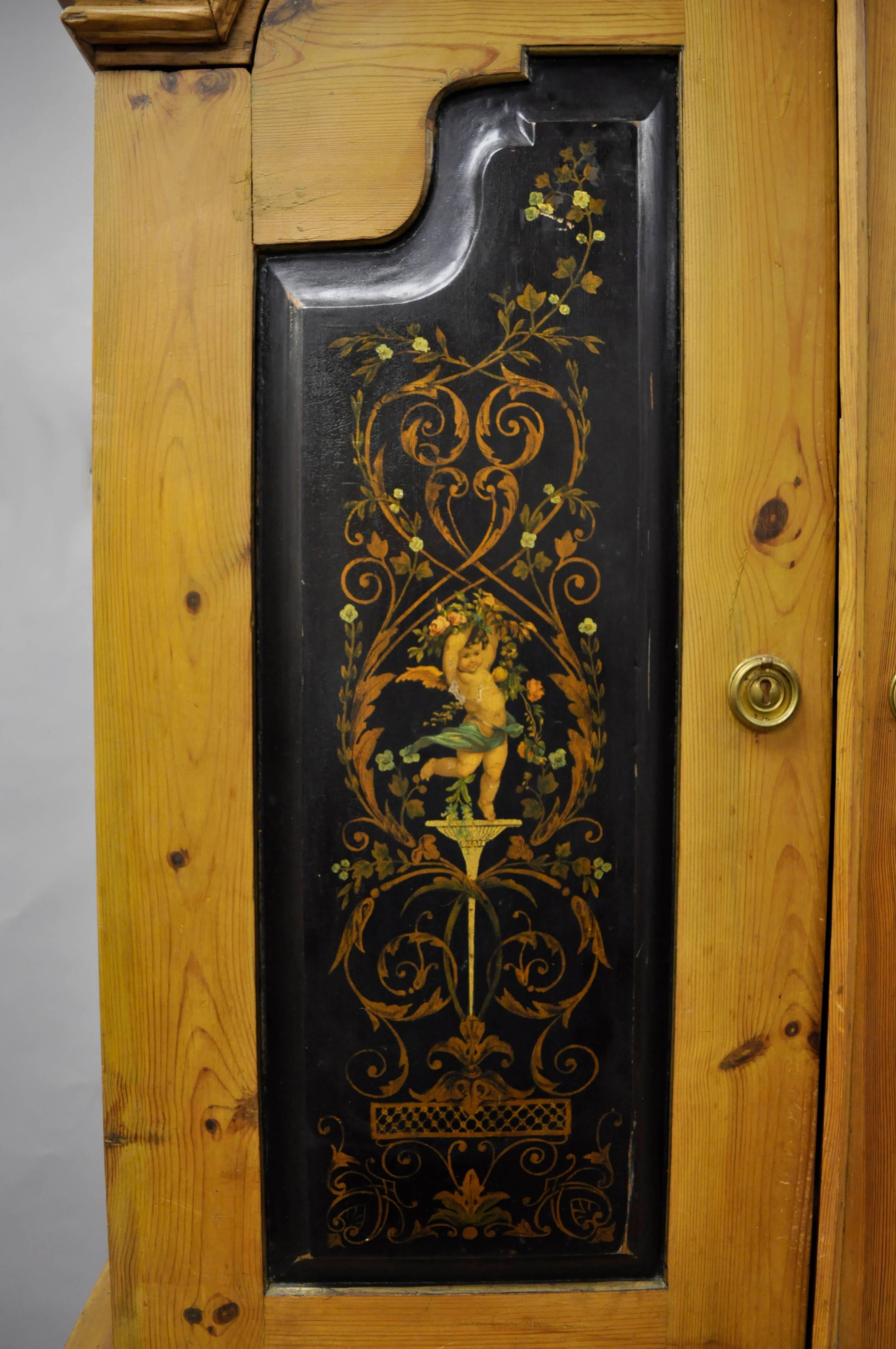 Européen Armoire d'armoire néoclassique française d'antiquités en pin peint par Putti en vente