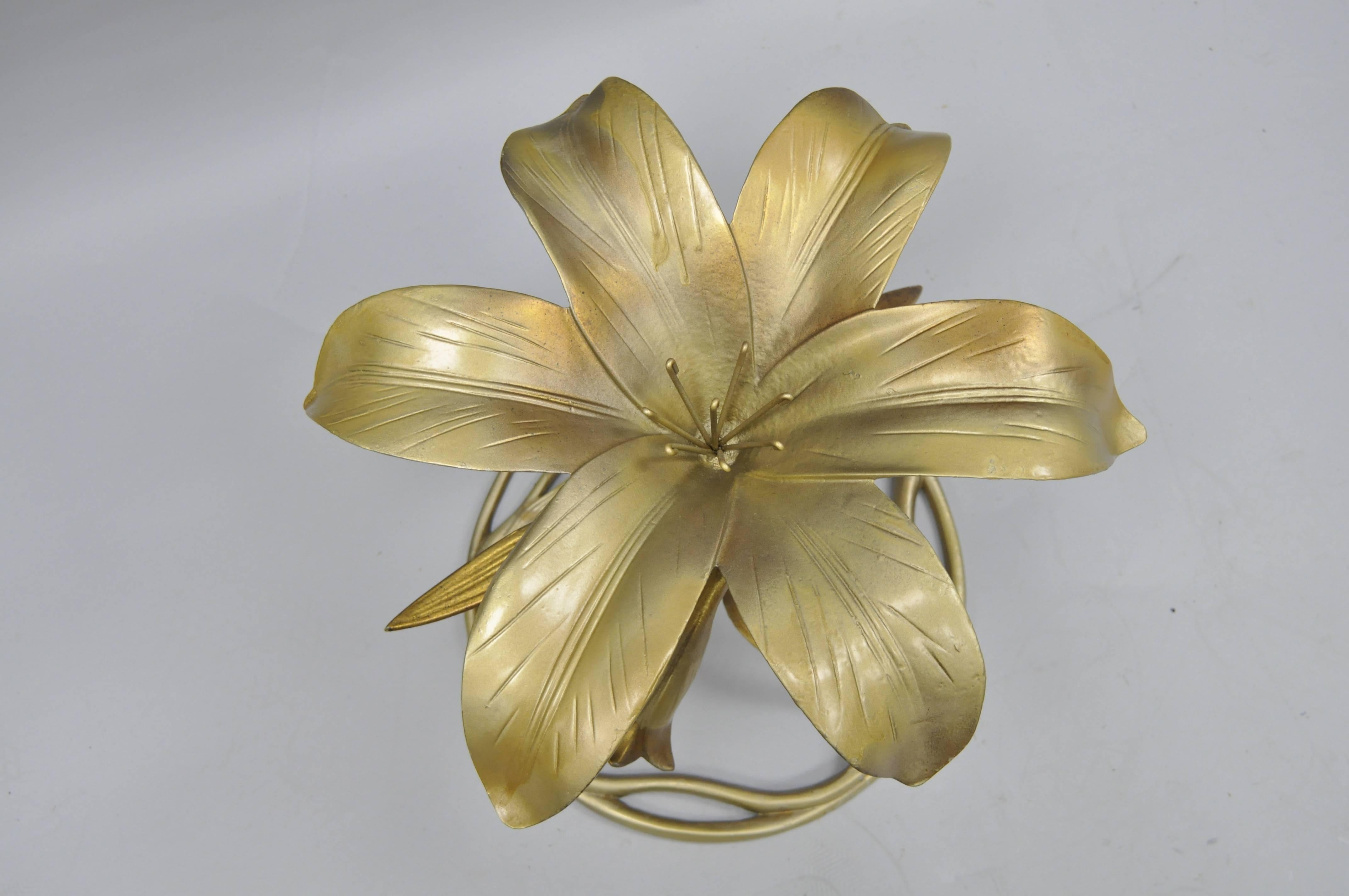 Hollywood Regency Arthur Court Lily Leaf Gold Flower Side End Table Round Glass Top Cast Aluminum