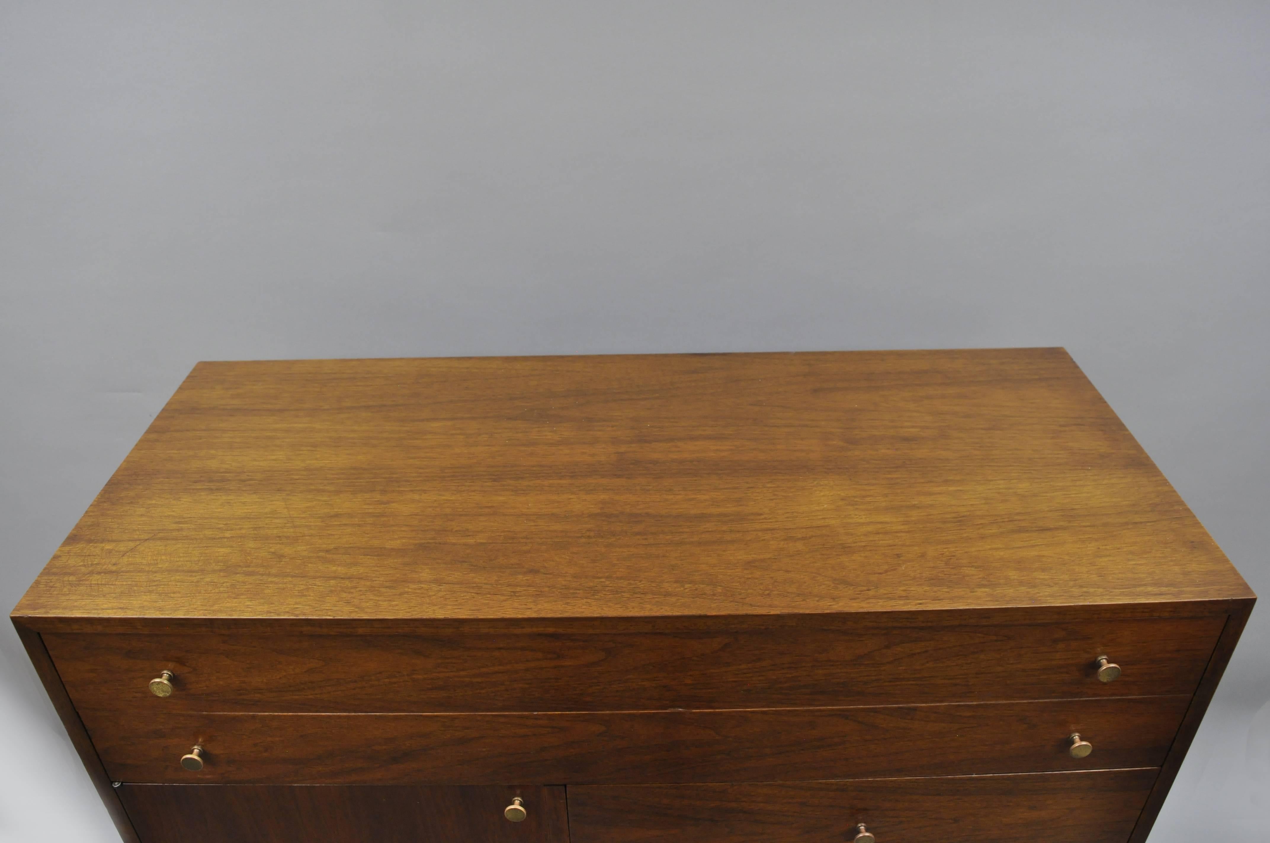 Paul McCobb Style Walnut Gentleman's Tall Chest Dresser Mid-Century Modern In Good Condition In Philadelphia, PA